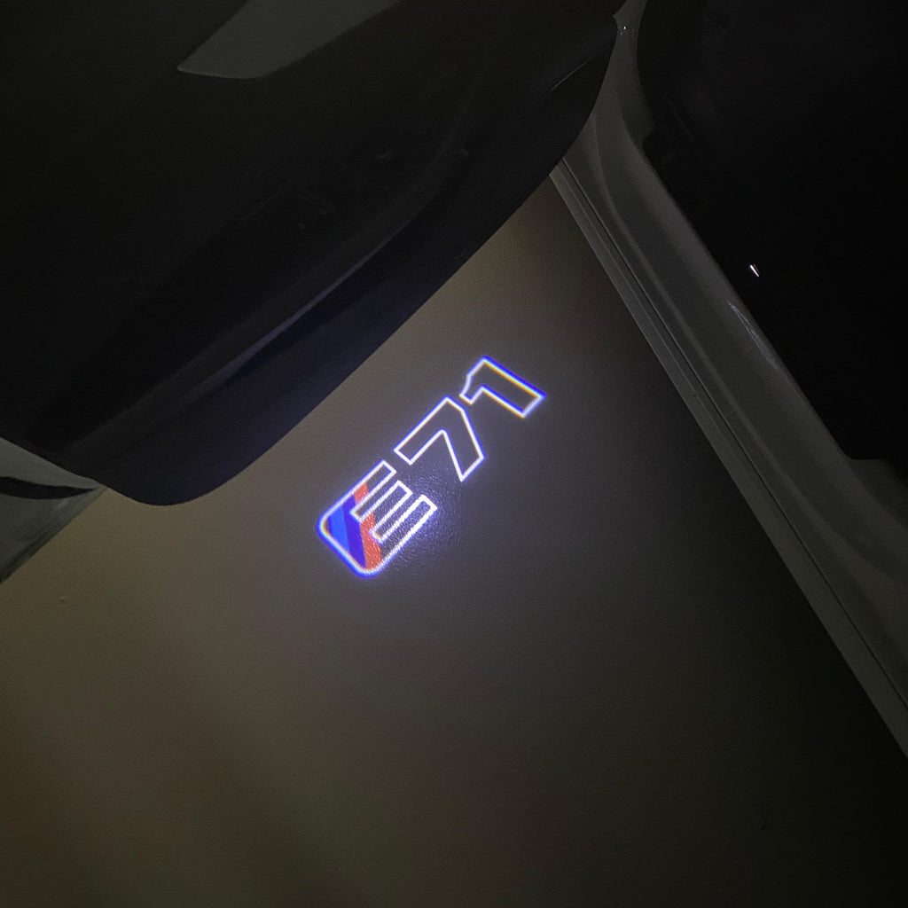 BMW M3 LOGO PROJECTOR LIGHTS Nr.24 (الكمية 1 = 1 مجموعة / 2 أضواء باب)