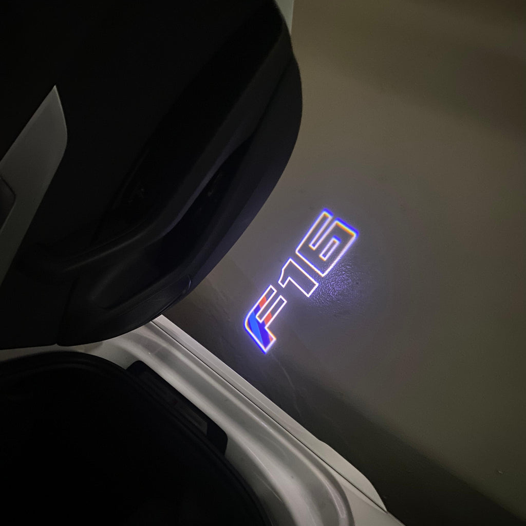 BMW M3 LOGO PROJECTOR LIGHTS Nr.24 (الكمية 1 = 1 مجموعة / 2 أضواء باب)
