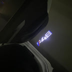 BMW M3 LOGO PROJECTOR LIGHTS Nr.24 (الكمية 1 = 1 مجموعة / 2 أضواء باب)