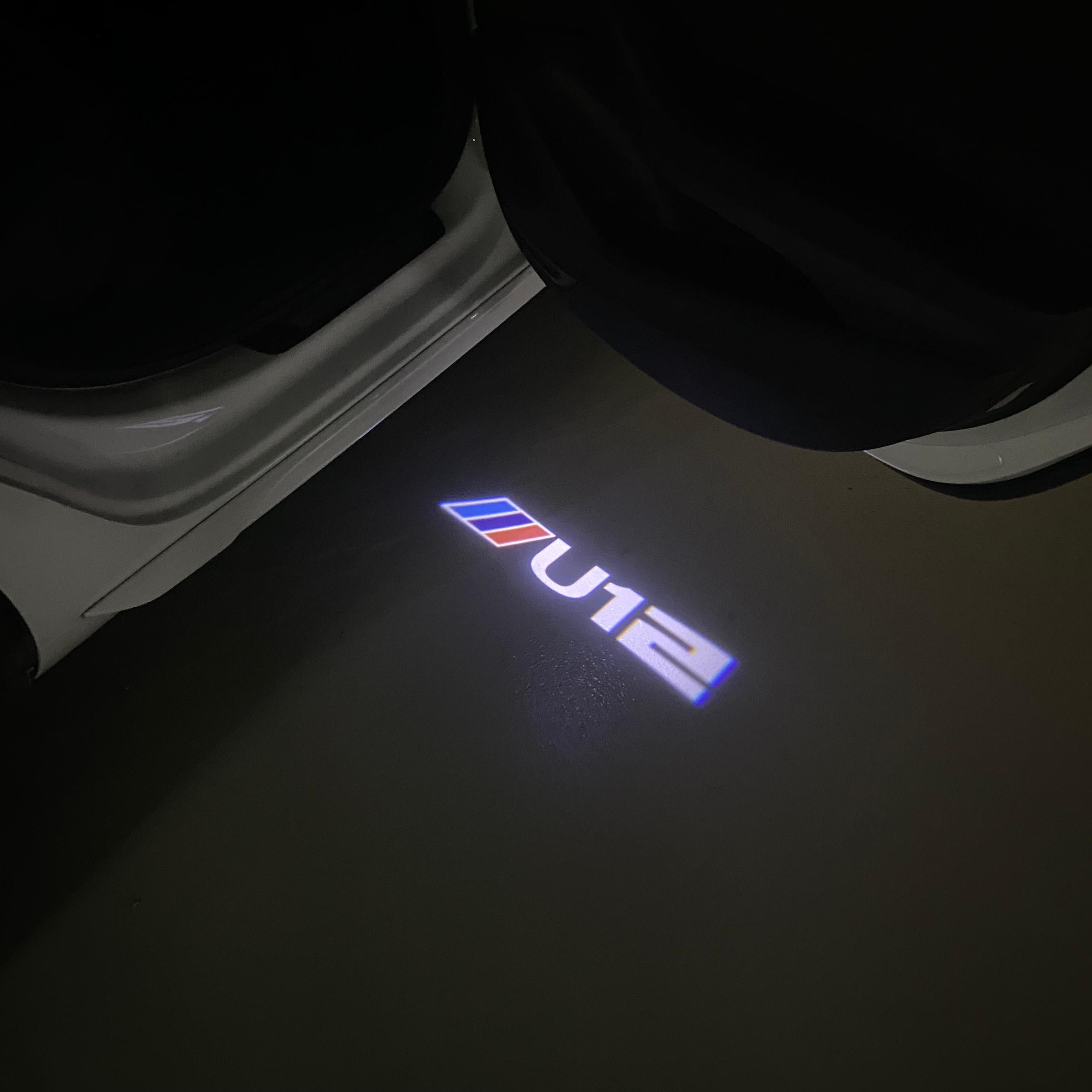 BMW M3 LOGO PROJECTOR LIGHTS Nr.24 (الكمية 1 = 1 مجموعة / 2 أضواء باب)