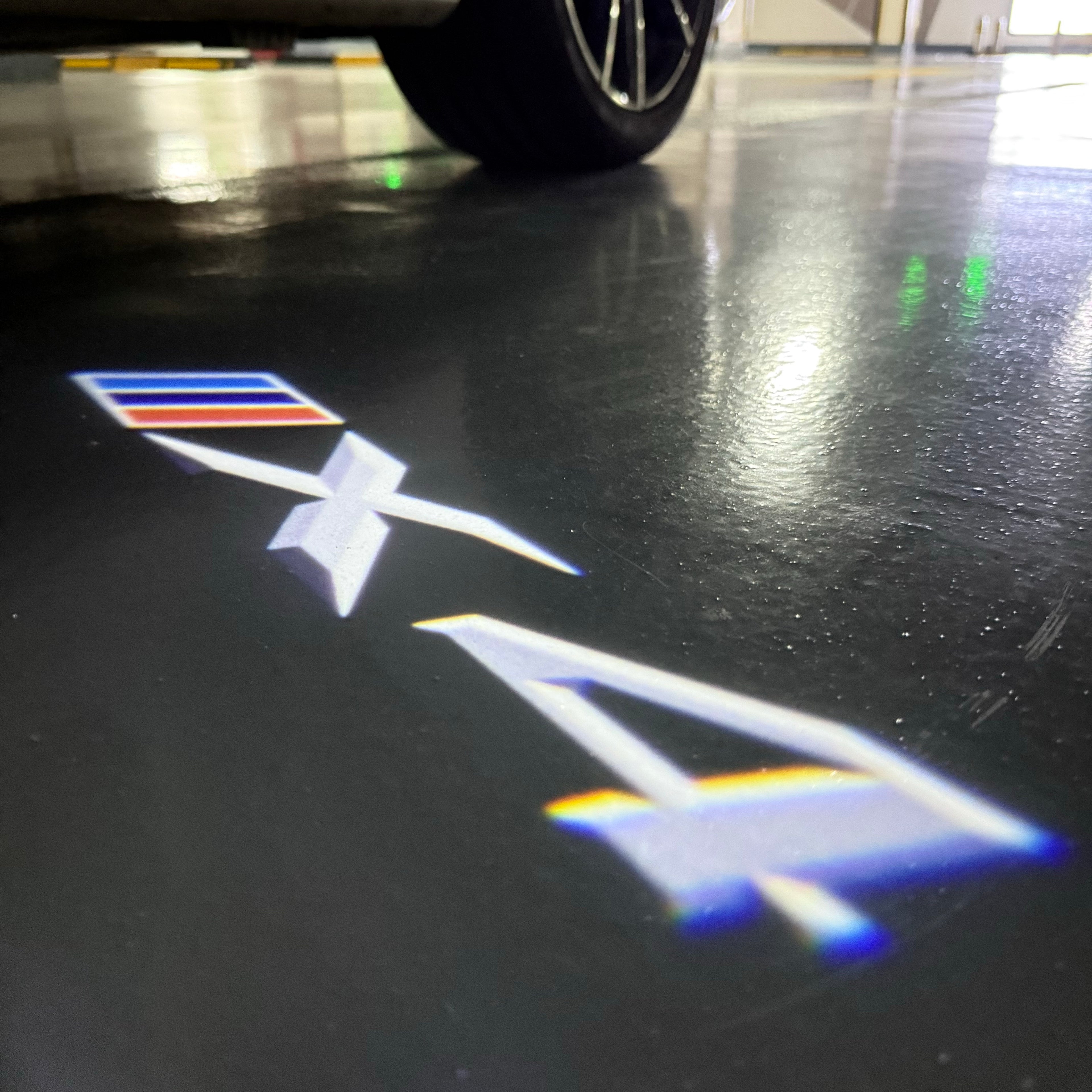 BMW M3 LOGO PROJECTOR LIGHTS Nr.24 (الكمية 1 = 1 مجموعة / 2 أضواء باب)