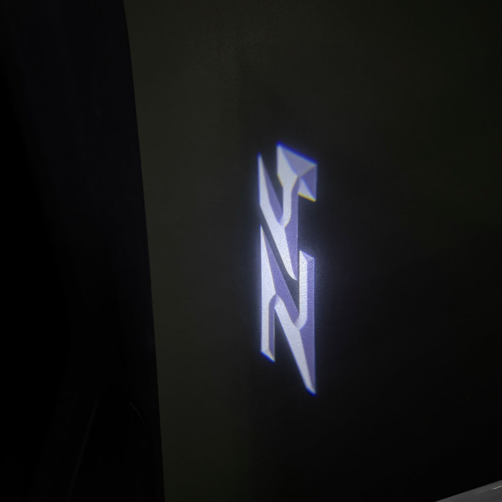 BMW M3 LOGO PROJECTOR LIGHTS Nr.24 (الكمية 1 = 1 مجموعة / 2 أضواء باب)