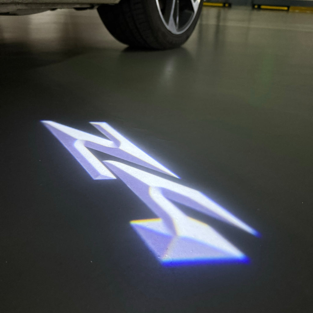 BMW M3 LOGO PROJECTOR LIGHTS Nr.24 (الكمية 1 = 1 مجموعة / 2 أضواء باب)