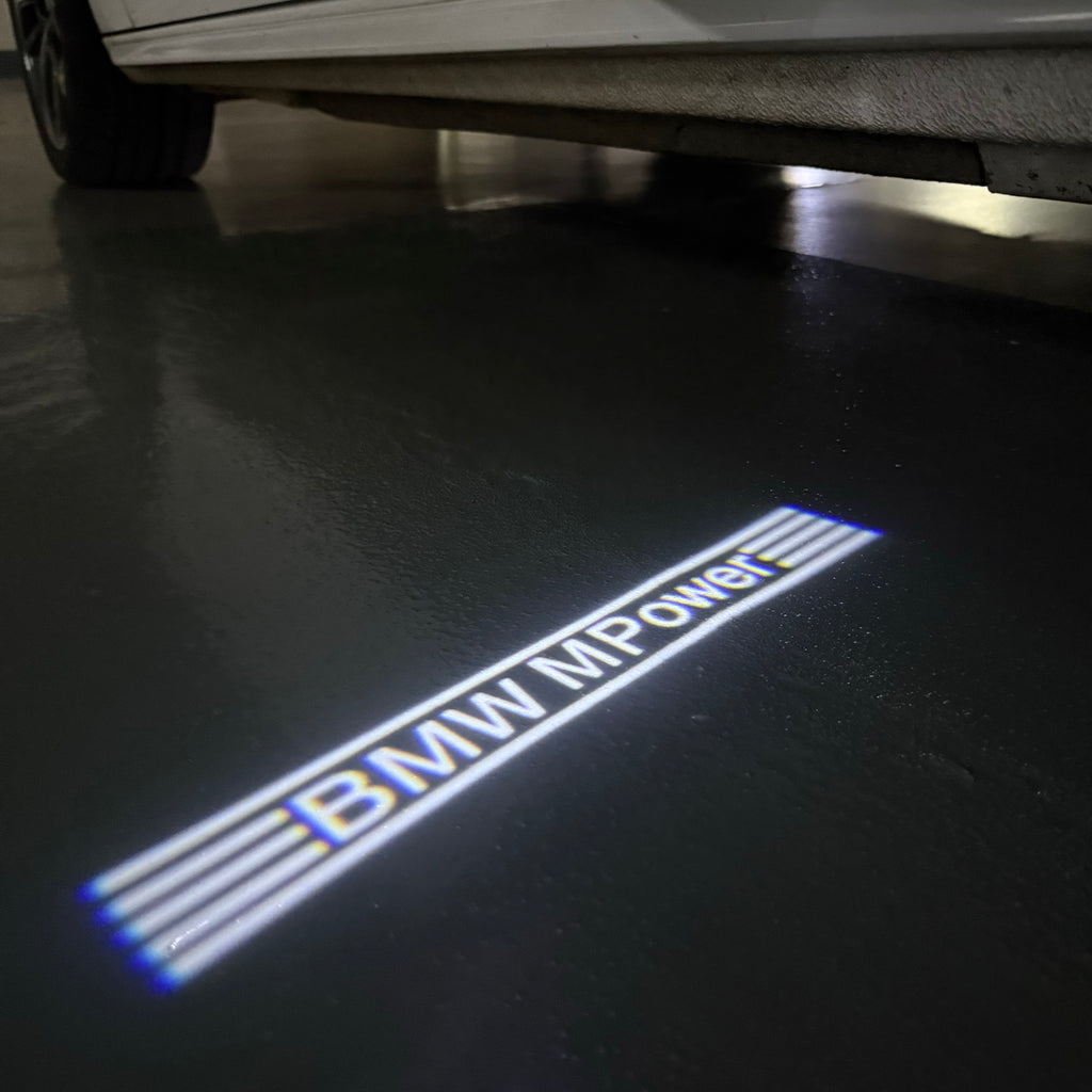 BMW M3 LOGO PROJECTOR LIGHTS Nr.24 (الكمية 1 = 1 مجموعة / 2 أضواء باب)