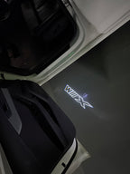 BMW M3 LOGO PROJECTOR LIGHTS Nr.24 (الكمية 1 = 1 مجموعة / 2 أضواء باب)
