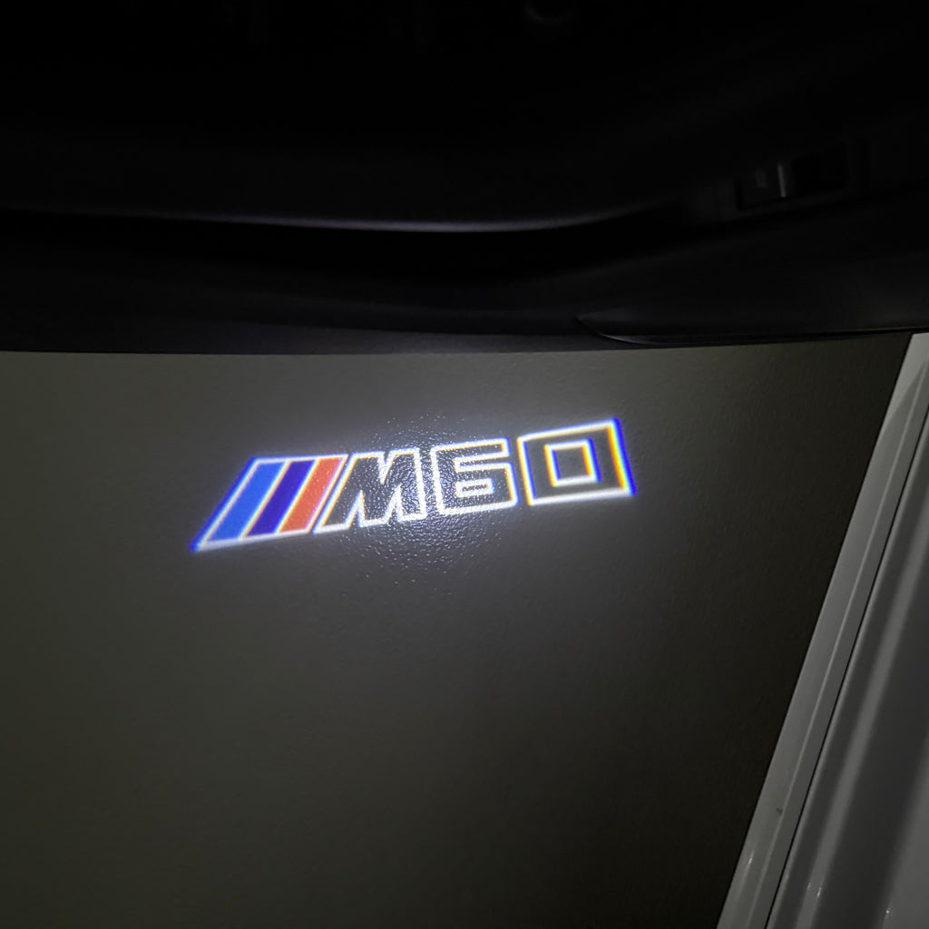 BMW M3 LOGO PROJECTOR LIGHTS Nr.24 (الكمية 1 = 1 مجموعة / 2 أضواء باب)