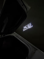 BMW M3 LOGO PROJECTOR LIGHTS Nr.24 (الكمية 1 = 1 مجموعة / 2 أضواء باب)