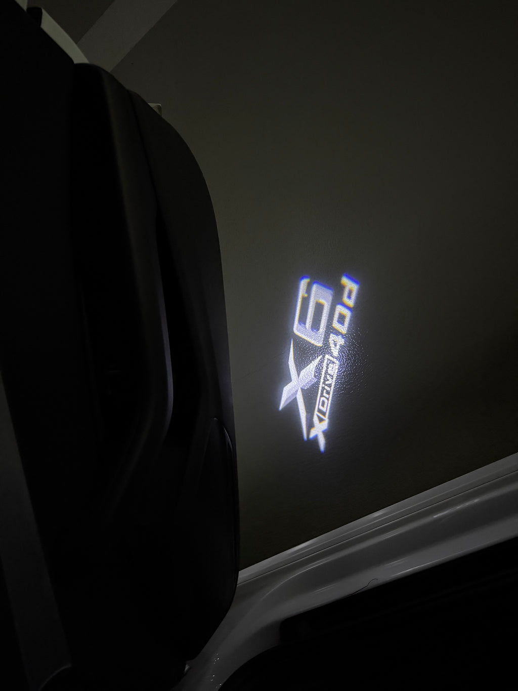 BMW M3 LOGO PROJECTOR LIGHTS Nr.24 (الكمية 1 = 1 مجموعة / 2 أضواء باب)
