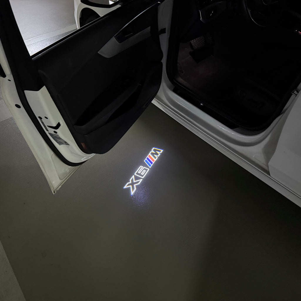 BMW M3 LOGO PROJECTOR LIGHTS Nr.24 (الكمية 1 = 1 مجموعة / 2 أضواء باب)