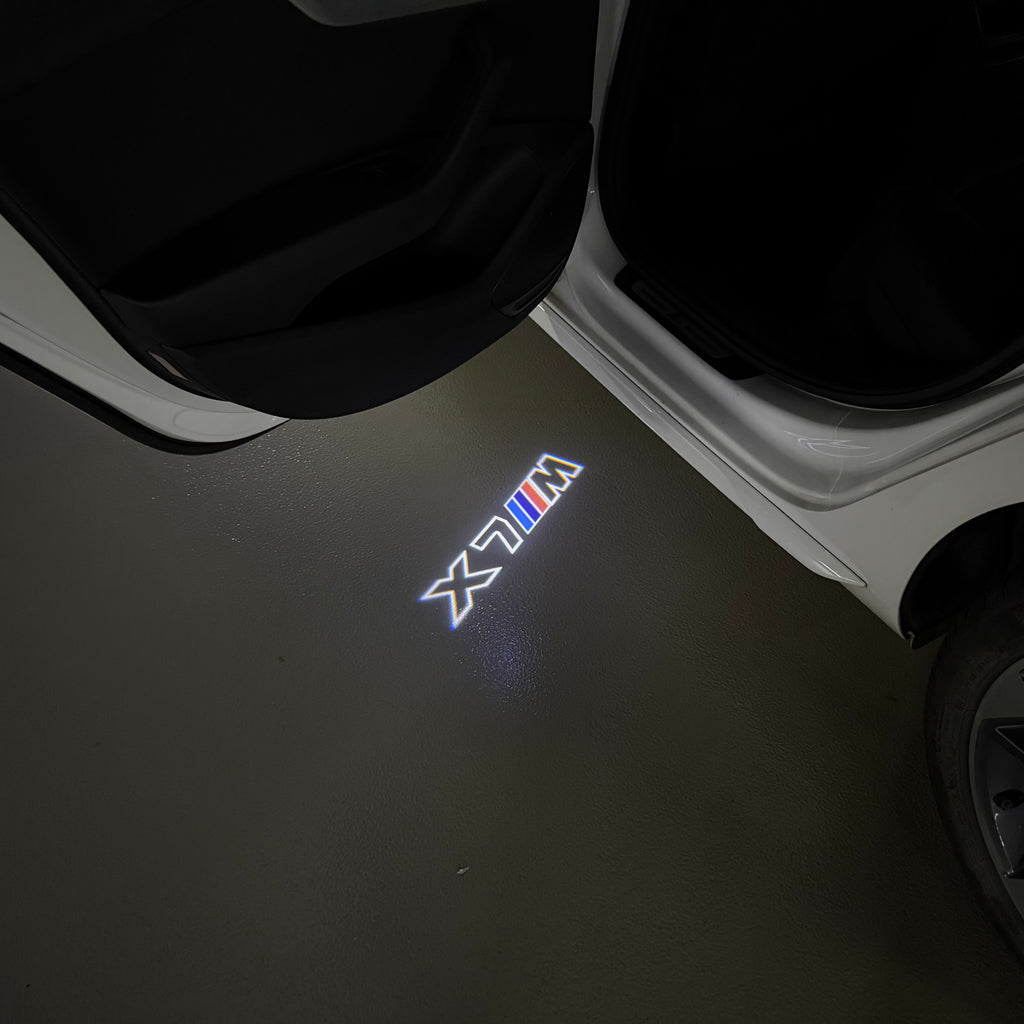 BMW M3 LOGO PROJECTOR LIGHTS Nr.24 (الكمية 1 = 1 مجموعة / 2 أضواء باب)