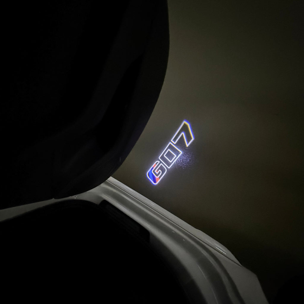 BMW M3 LOGO PROJECTOR LIGHTS Nr.24 (الكمية 1 = 1 مجموعة / 2 أضواء باب)