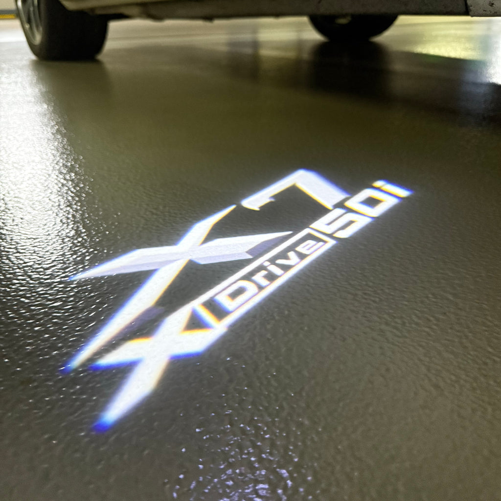 BMW M3 LOGO PROJECTOR LIGHTS Nr.24 (الكمية 1 = 1 مجموعة / 2 أضواء باب)