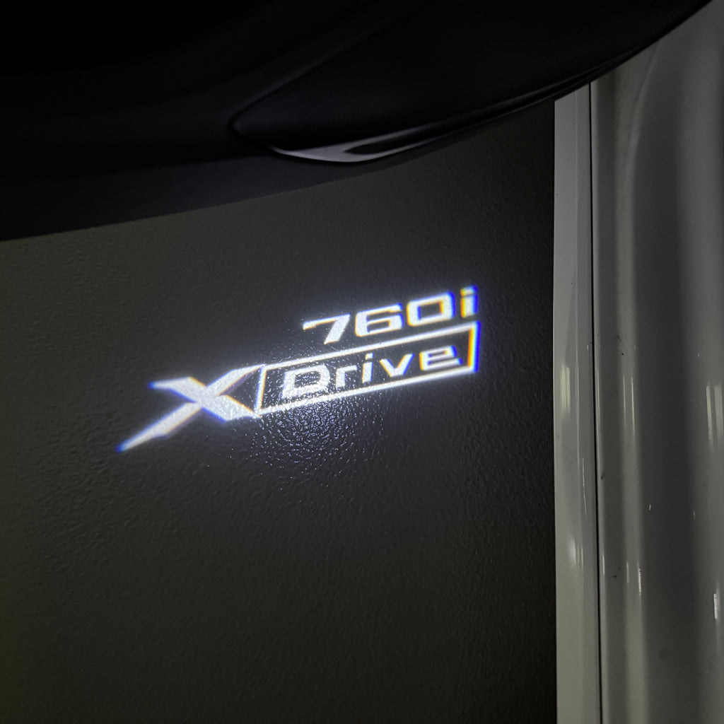 BMW M3 LOGO PROJECTOR LIGHTS Nr.24 (الكمية 1 = 1 مجموعة / 2 أضواء باب)
