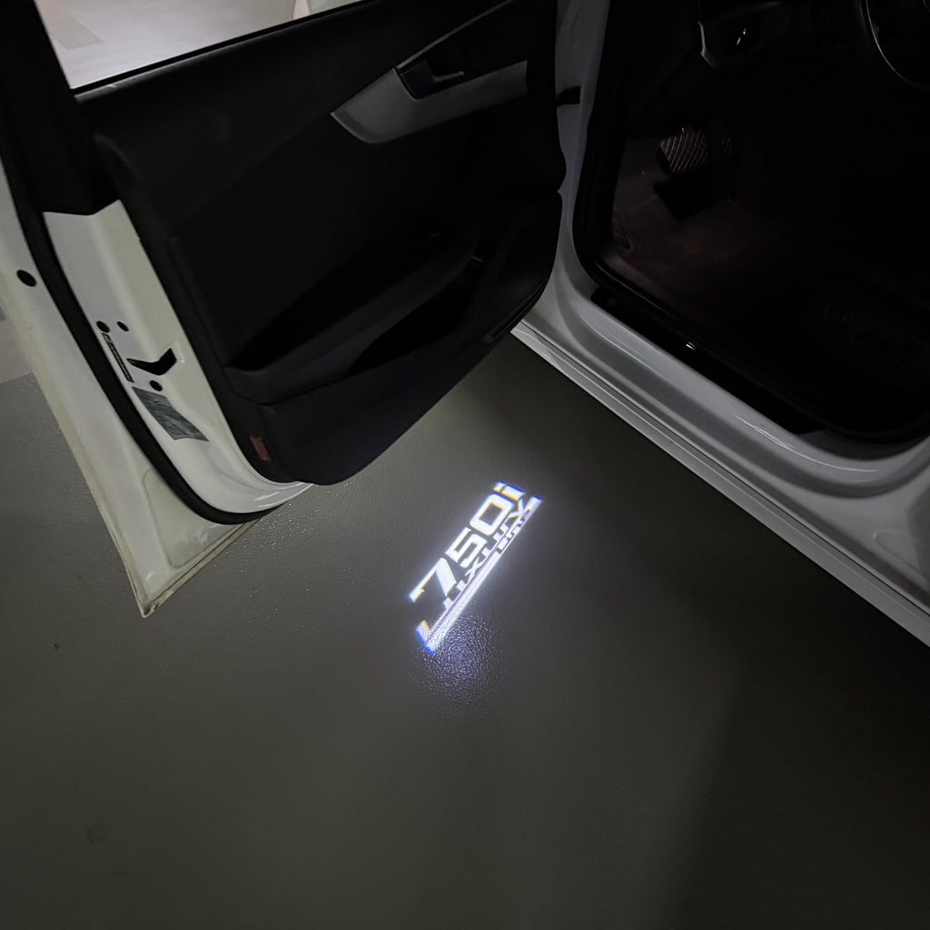 BMW M3 LOGO PROJECTOR LIGHTS Nr.24 (الكمية 1 = 1 مجموعة / 2 أضواء باب)