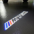 BMW M3 LOGO PROJECTOR LIGHTS Nr.24 (الكمية 1 = 1 مجموعة / 2 أضواء باب)
