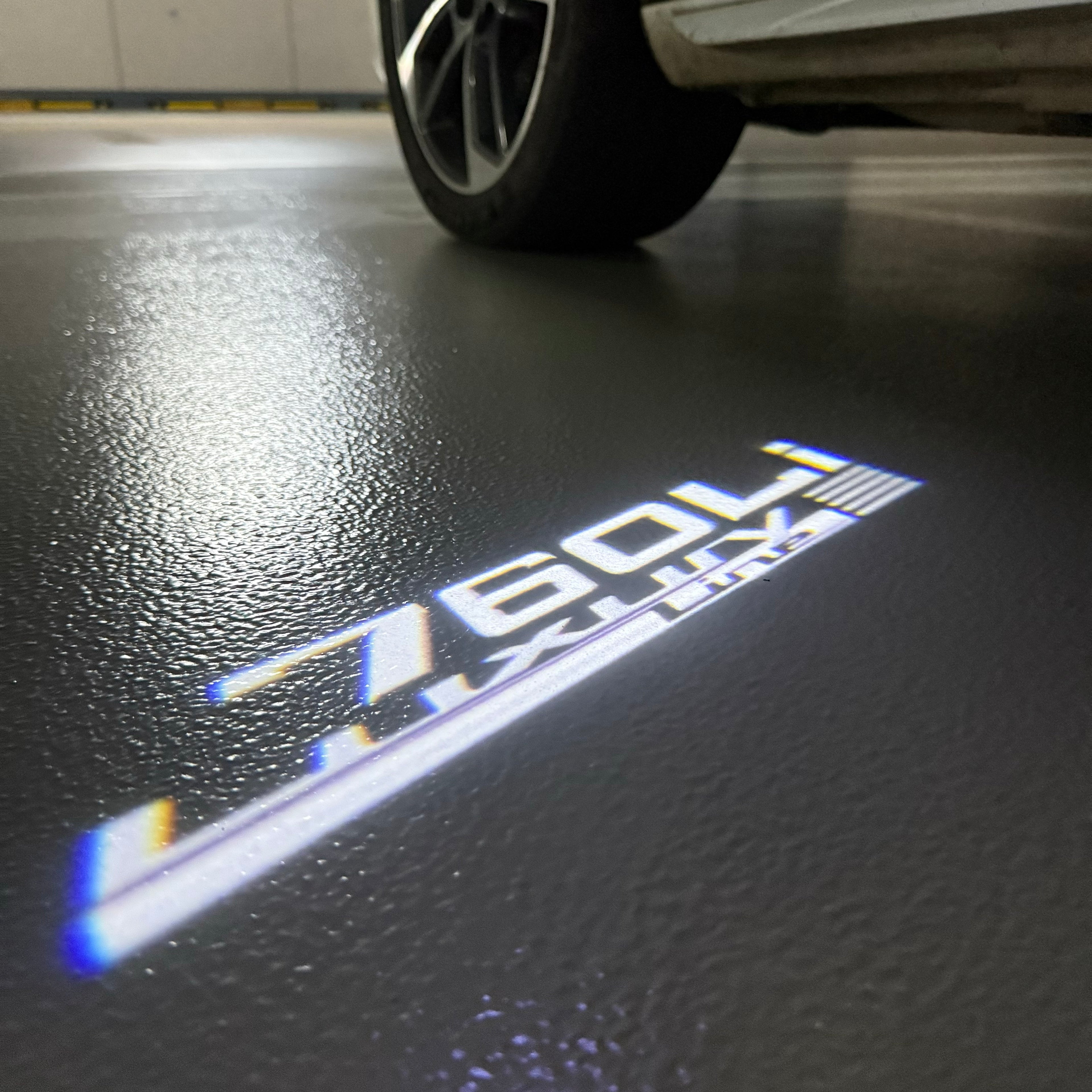 BMW M3 LOGO PROJECTOR LIGHTS Nr.24 (الكمية 1 = 1 مجموعة / 2 أضواء باب)