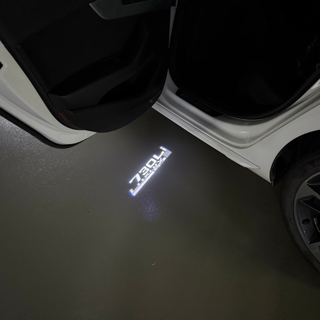 BMW M3 LOGO PROJECTOR LIGHTS Nr.24 (الكمية 1 = 1 مجموعة / 2 أضواء باب)