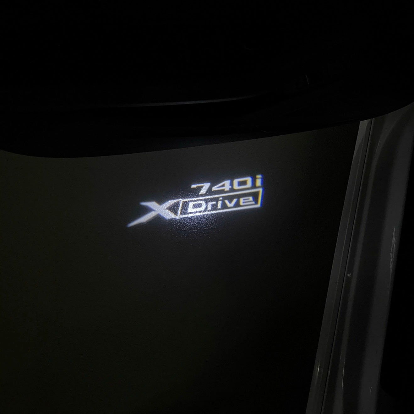 BMW M3 LOGO PROJECTOR LIGHTS Nr.24 (الكمية 1 = 1 مجموعة / 2 أضواء باب)