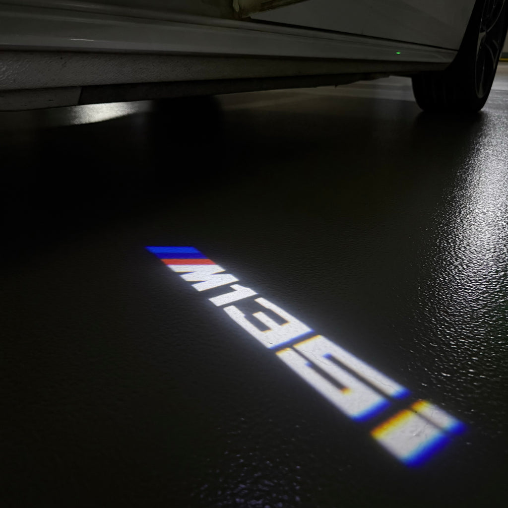 BMW M3 LOGO PROJECTOR LIGHTS Nr.24 (الكمية 1 = 1 مجموعة / 2 أضواء باب)