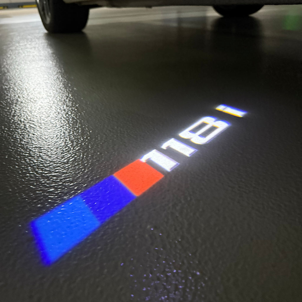 BMW M3 LOGO PROJECTOR LIGHTS Nr.24 (الكمية 1 = 1 مجموعة / 2 أضواء باب)
