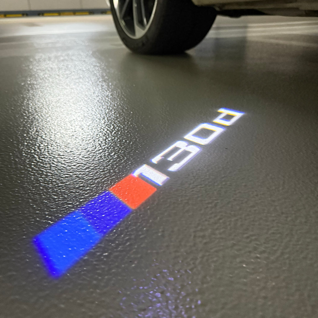 BMW M3 LOGO PROJECTOR LIGHTS Nr.24 (الكمية 1 = 1 مجموعة / 2 أضواء باب)