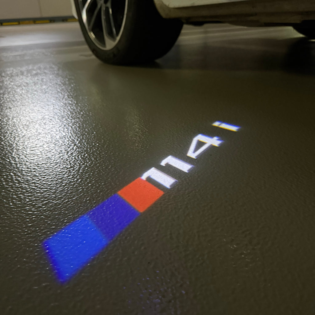 BMW M3 LOGO PROJECTOR LIGHTS Nr.24 (الكمية 1 = 1 مجموعة / 2 أضواء باب)