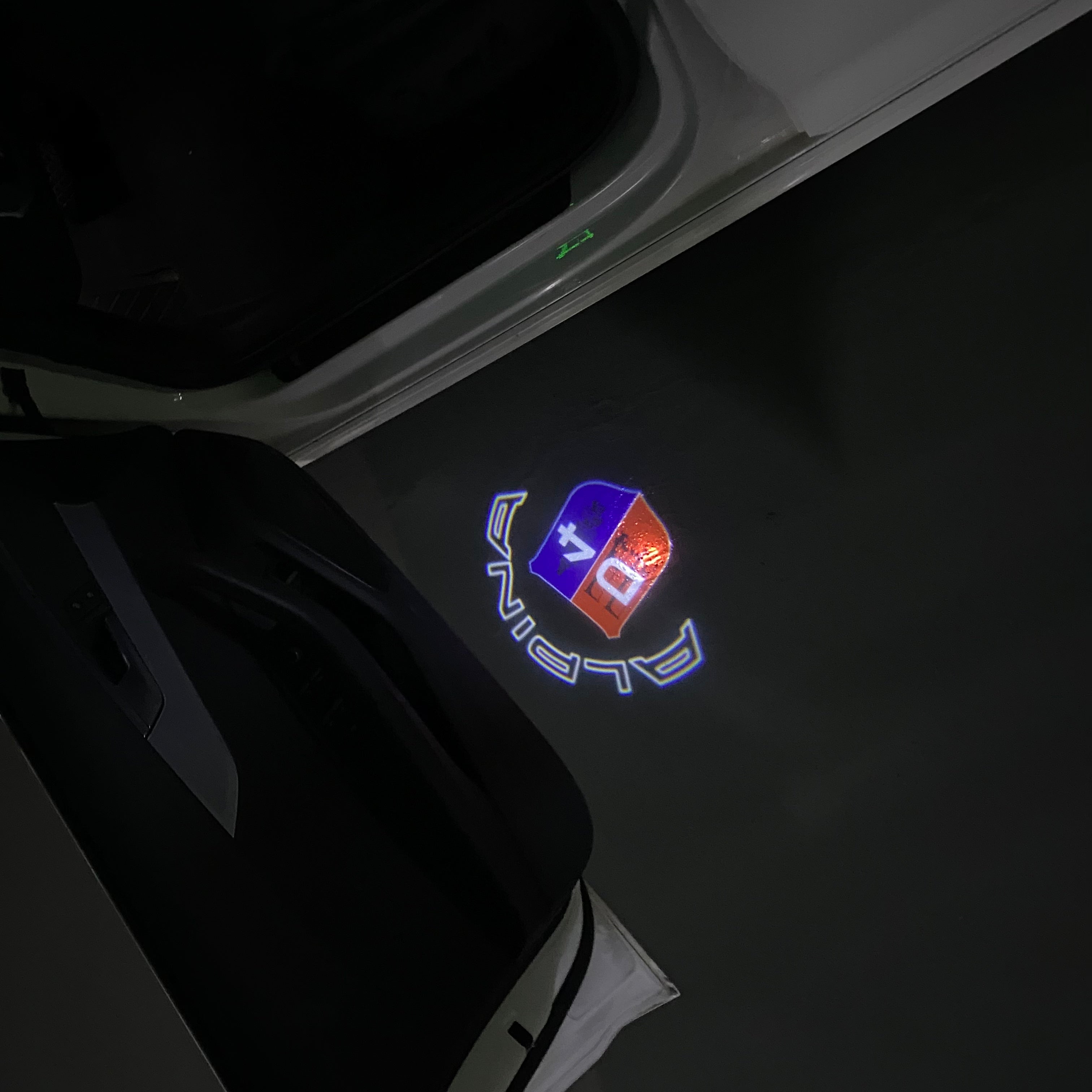 ALPINA D4 LOGO PROJECTOT LIGHTS  (quantity 1 = 1 sets/2 door lights) Nr.07A52