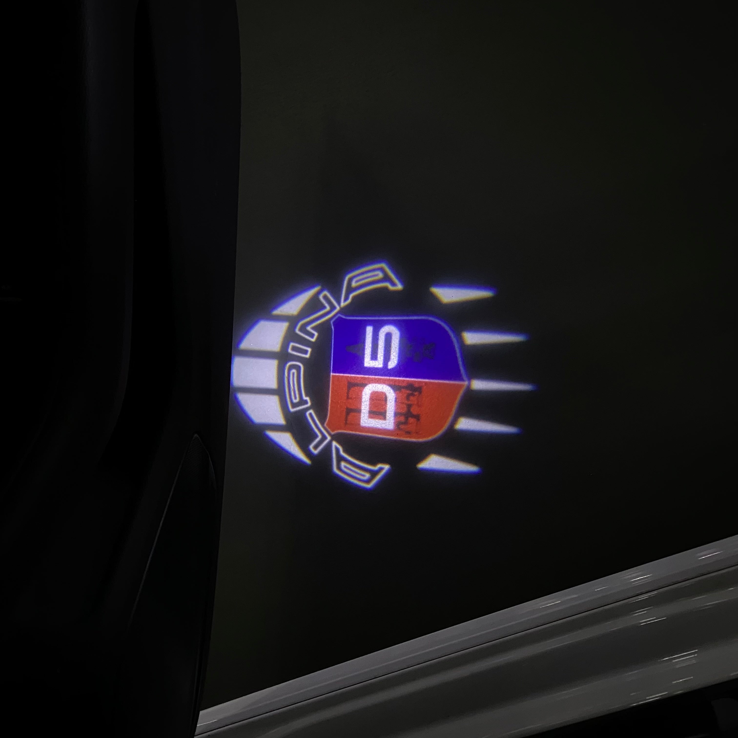 ALPINA D5 LOGO PROJECTOT LIGHTS  (quantity 1 = 1 sets/2 door lights) Nr.07A19