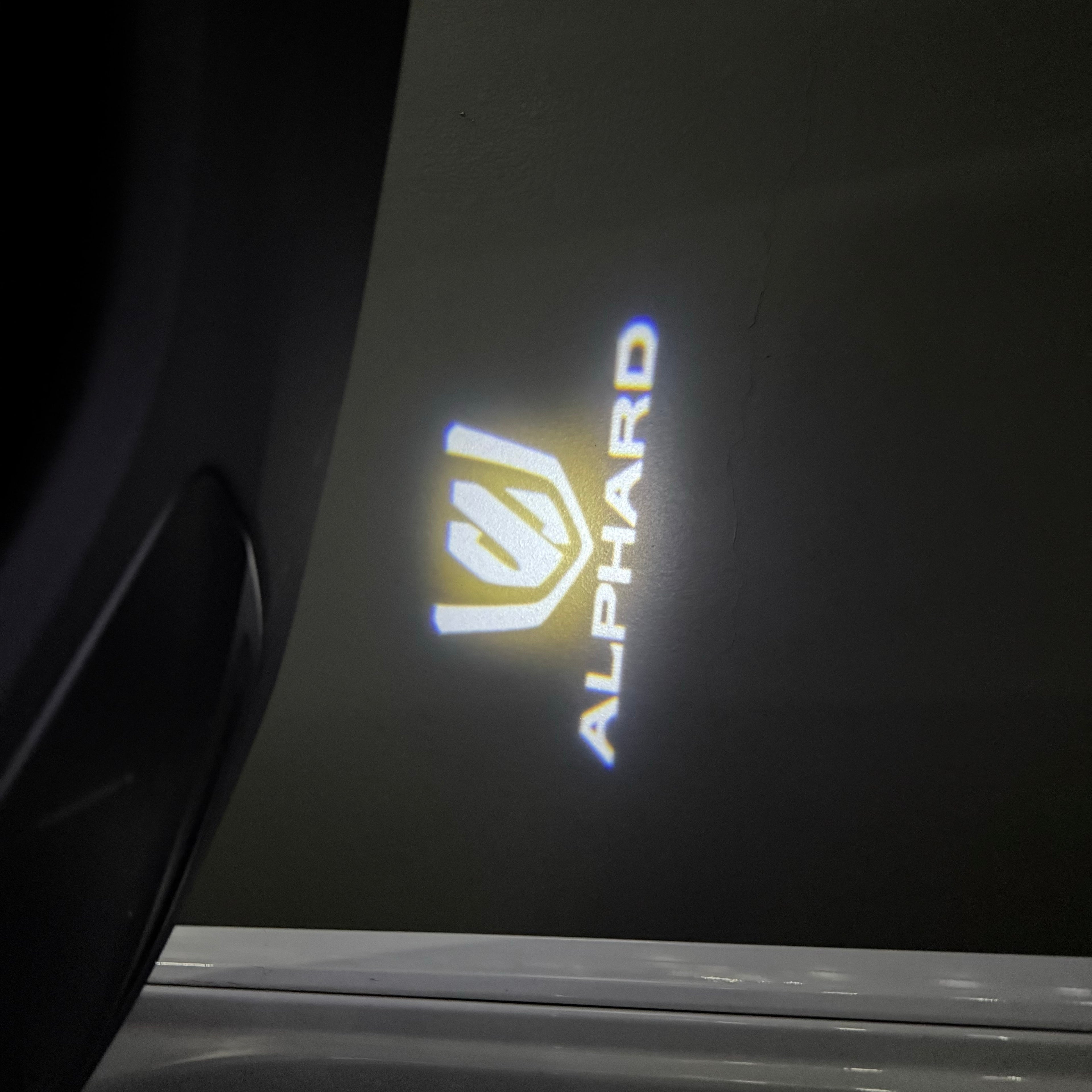 TOYOTA  ALPHARD LOGO PROJECROTR LIGHTS  (quantity 1 = 1 sets/2 door lights) Nr.0G49