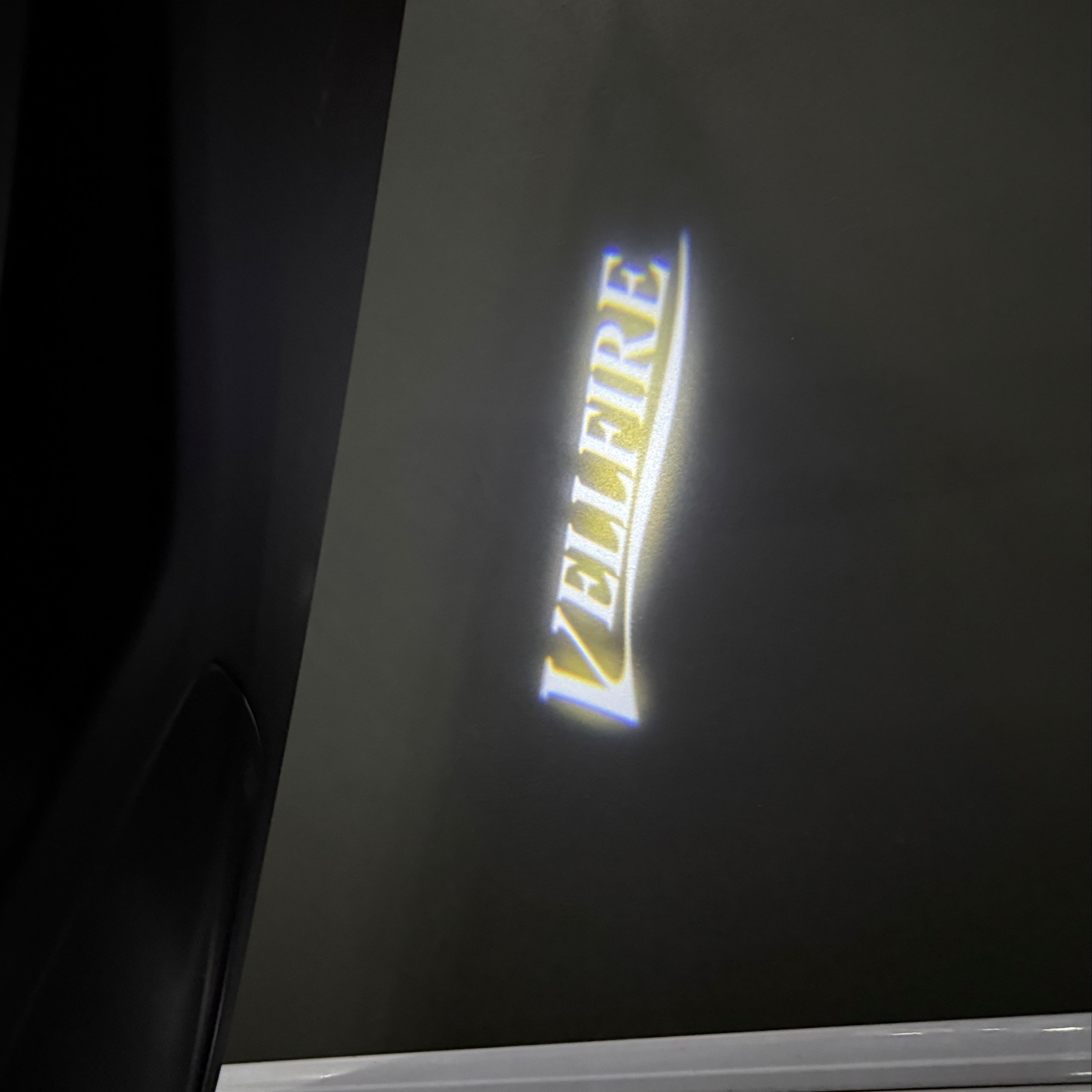 TOYOTA  VELLFIRE LOGO PROJECROTR LIGHTS  (quantity 1 = 1 sets/2 door lights) Nr.0G51