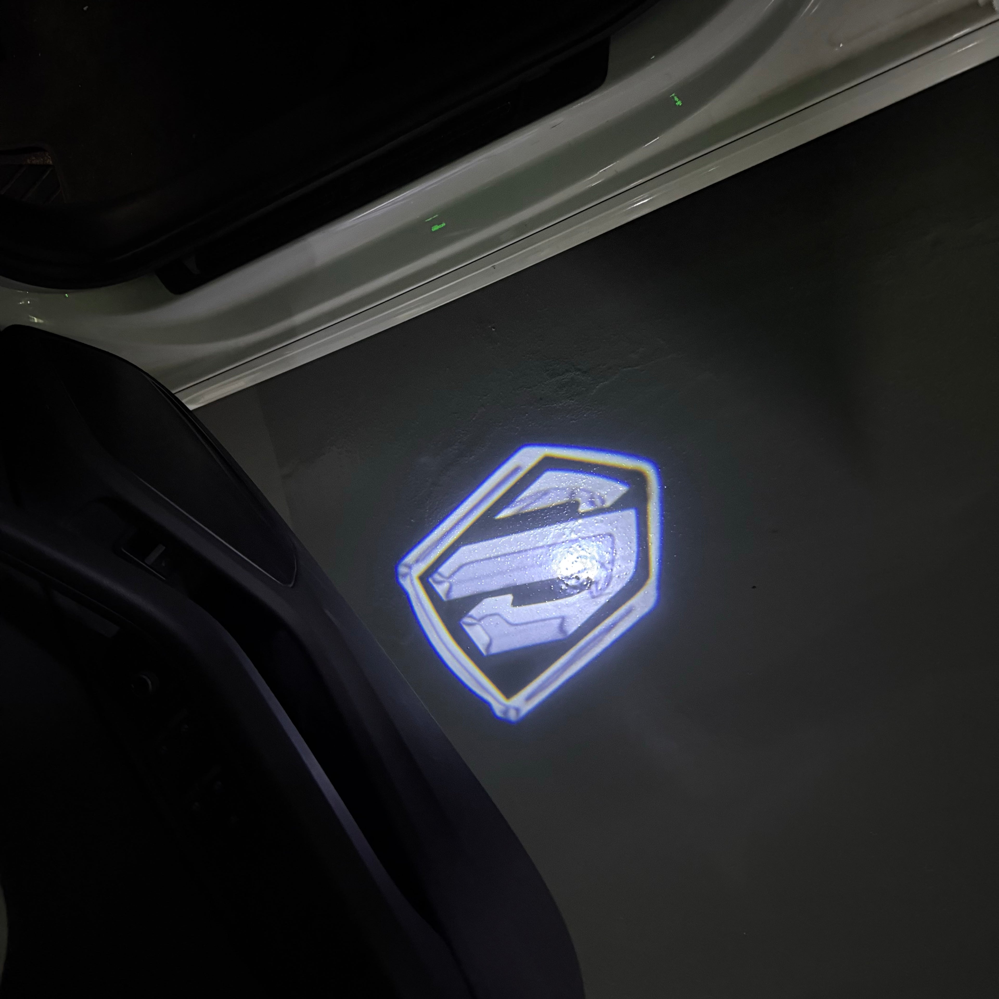 TOYOTA  VELLFIRE LOGO PROJECROTR LIGHTS  (quantity 1 = 1 sets/2 door lights) Nr.0G55