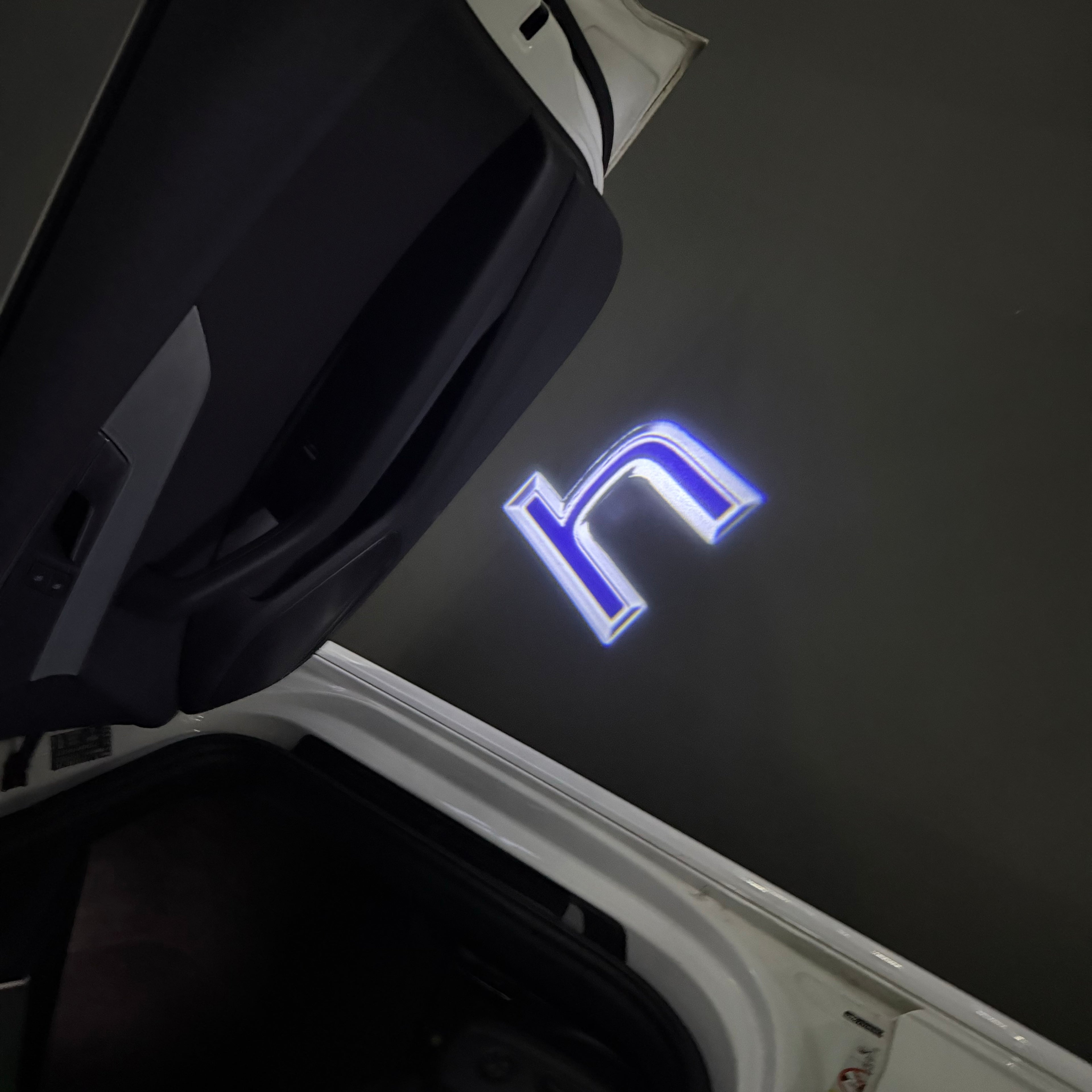 LEXUS  HYBRID  LOGO PROJECROTR LIGHTS (quantity 1 = 1 sets/2 door lights)Nr.01a63
