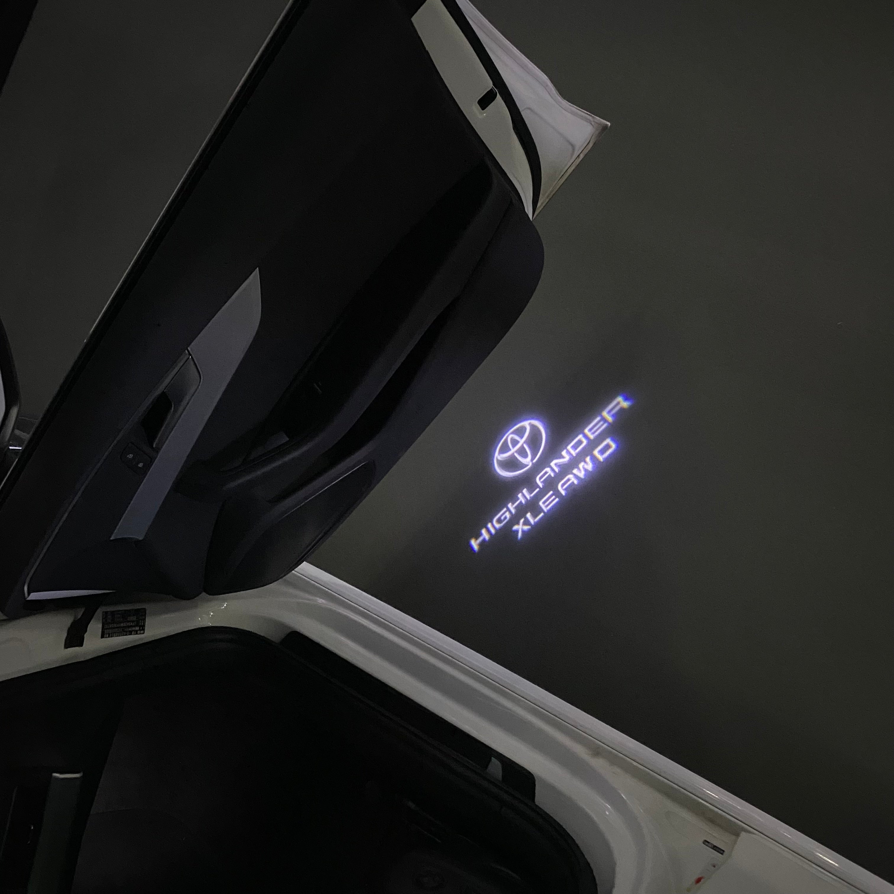 TOYOTA  HIGHLANDER LOGO PROJECROTR LIGHTS  (quantity 1 = 1 sets/2 door lights) Nr.0GP40