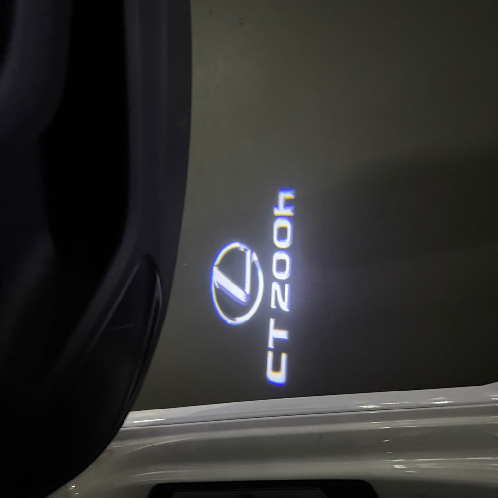 LEXUS LOGO PROJECTOR LIGHTS Nr.01 (الكمية 1 = 1 مجموعة / 2 أضواء باب)