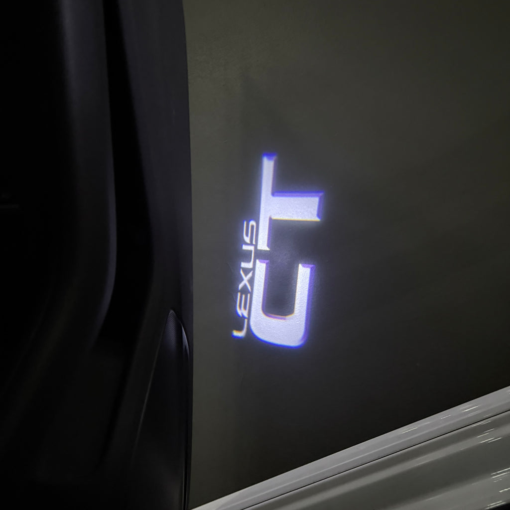 LEXUS LOGO PROJECTOR LIGHTS Nr.01 (الكمية 1 = 1 مجموعة / 2 أضواء باب)