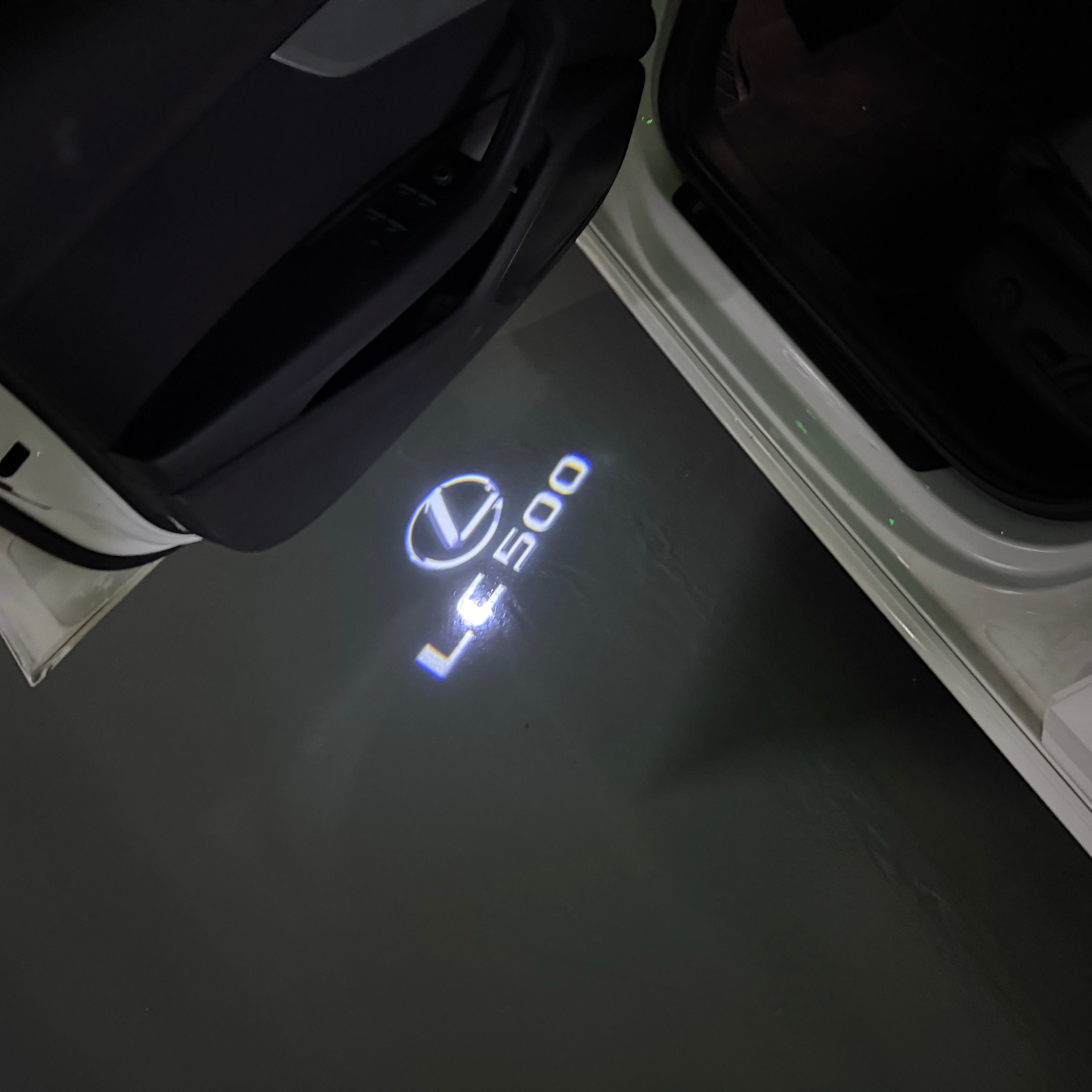 LEXUS LC 500 LOGO PROJECROTR LIGHTS (quantity 1 = 1 sets/2 door lights)Nr.01a50