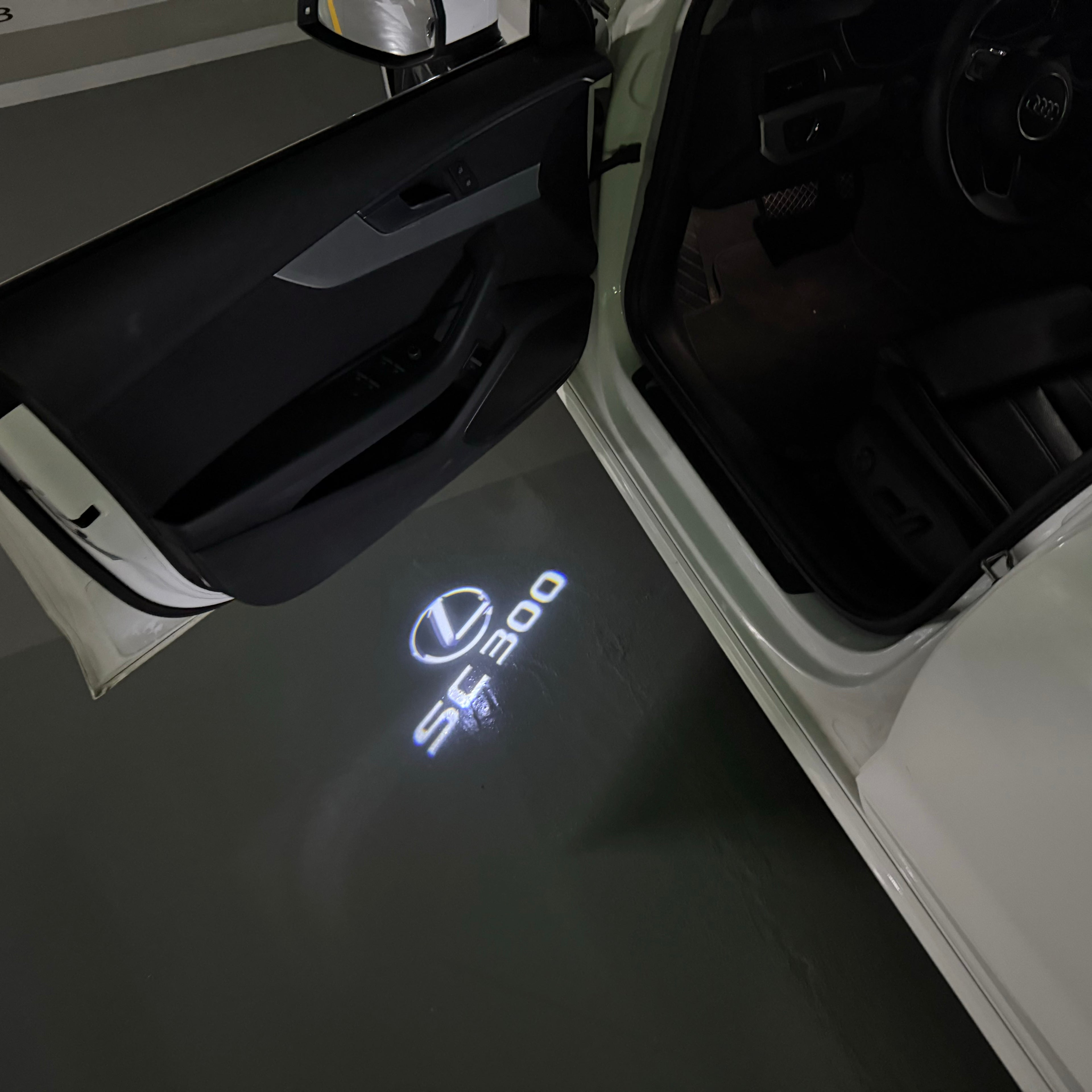 LEXUS LOGO PROJECTOR LIGHTS Nr.01 (الكمية 1 = 1 مجموعة / 2 أضواء باب)