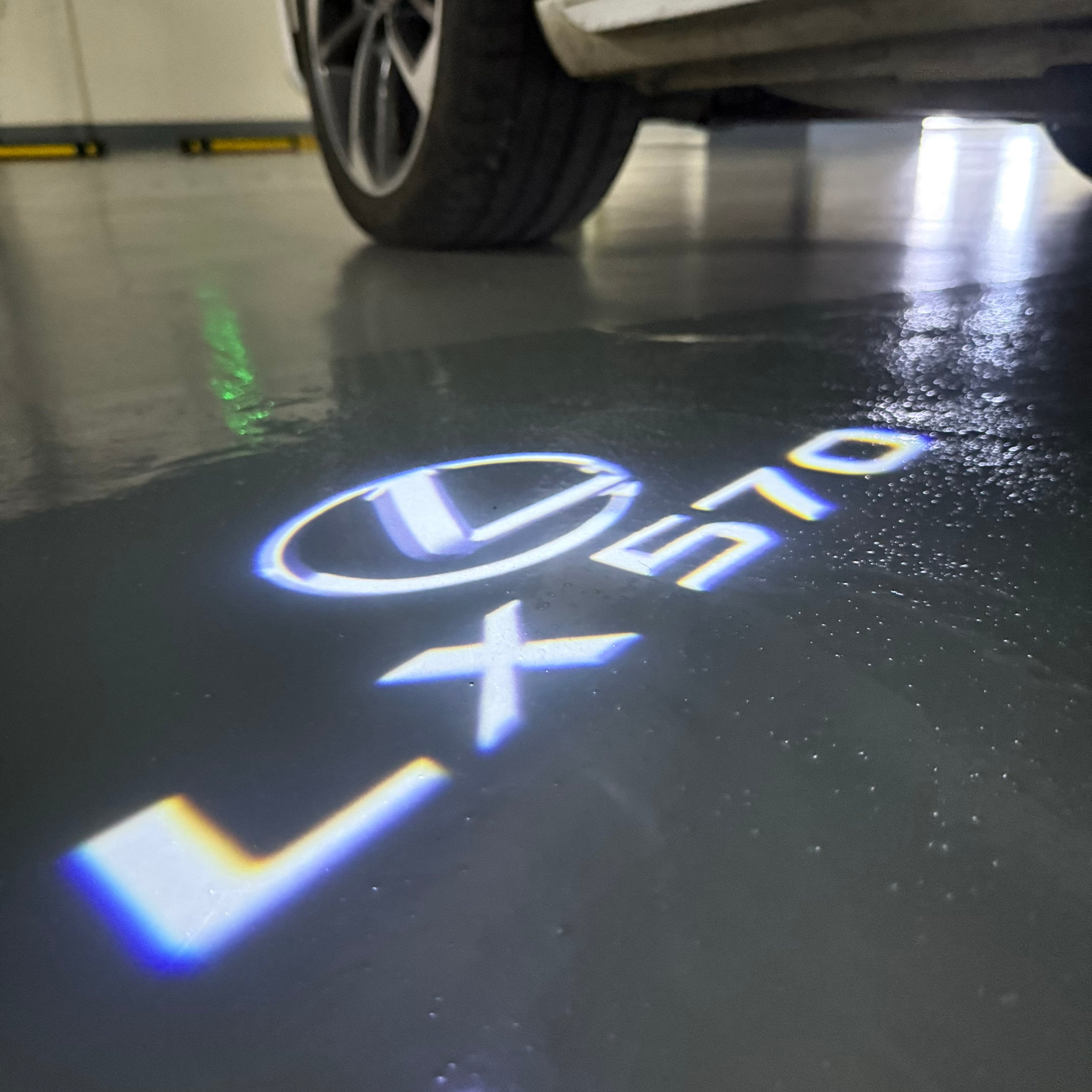 LEXUS LOGO PROJECTOR LIGHTS Nr.01 (الكمية 1 = 1 مجموعة / 2 أضواء باب)