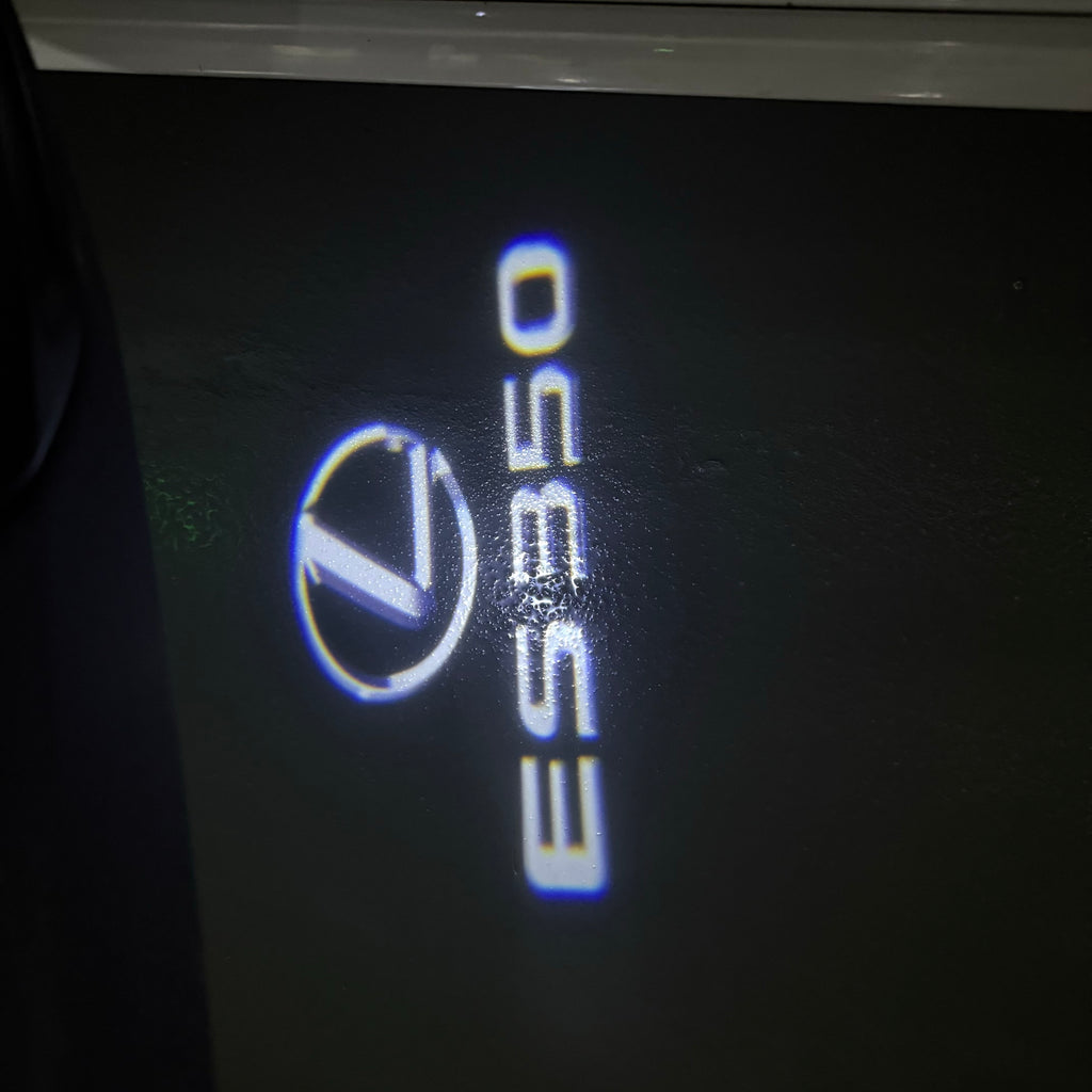 LEXUS LOGO PROJECTOR LIGHTS Nr.01 (الكمية 1 = 1 مجموعة / 2 أضواء باب)