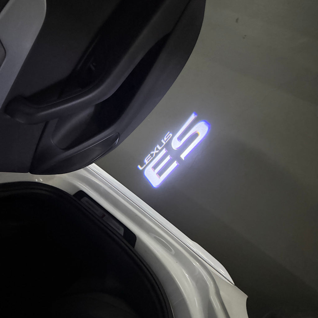 LEXUS LOGO PROJECTOR LIGHTS Nr.01 (الكمية 1 = 1 مجموعة / 2 أضواء باب)