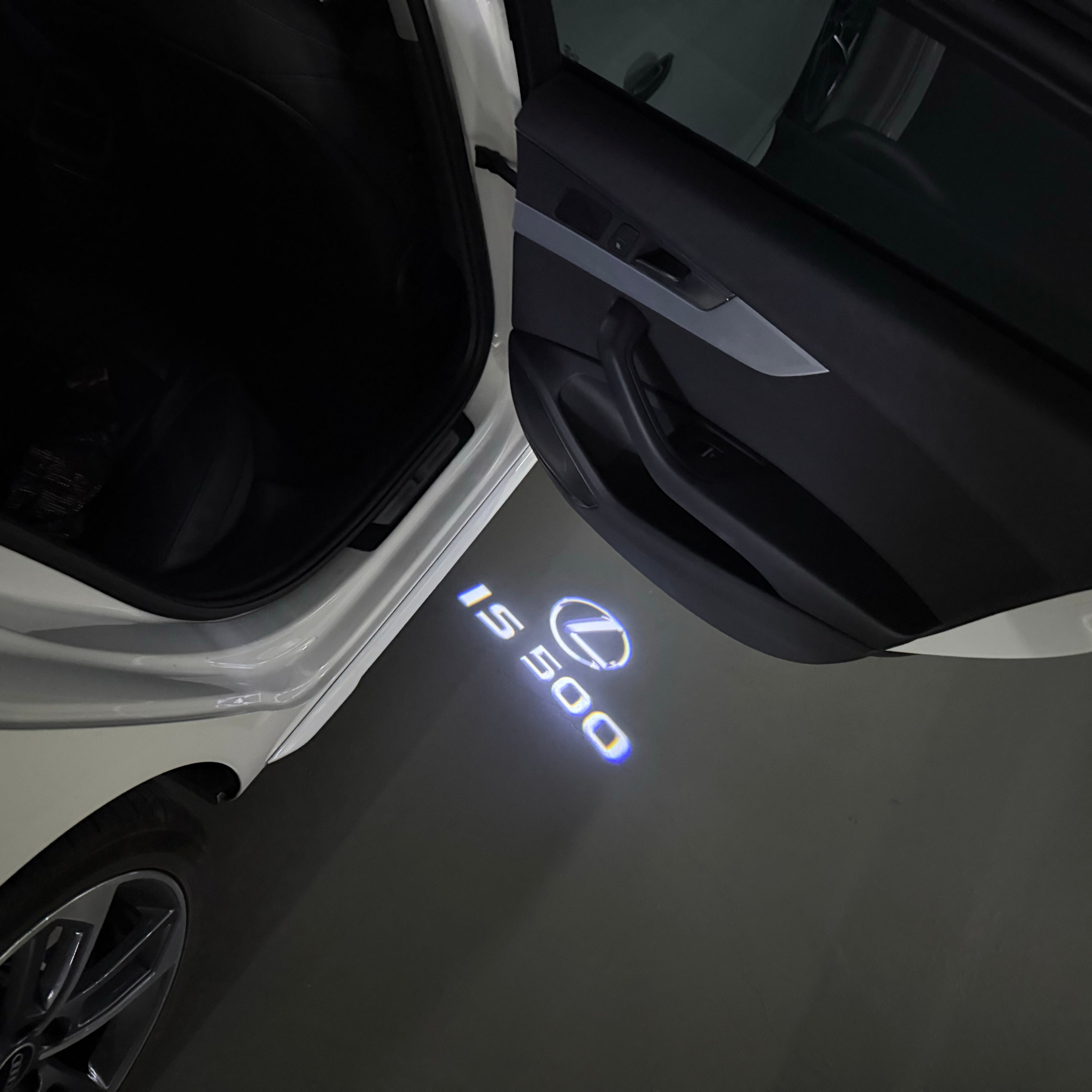 LEXUS IS 500 LOGO PROJECROTR LIGHTS (quantity 1 = 1 sets/2 door lights)Nr.01a56