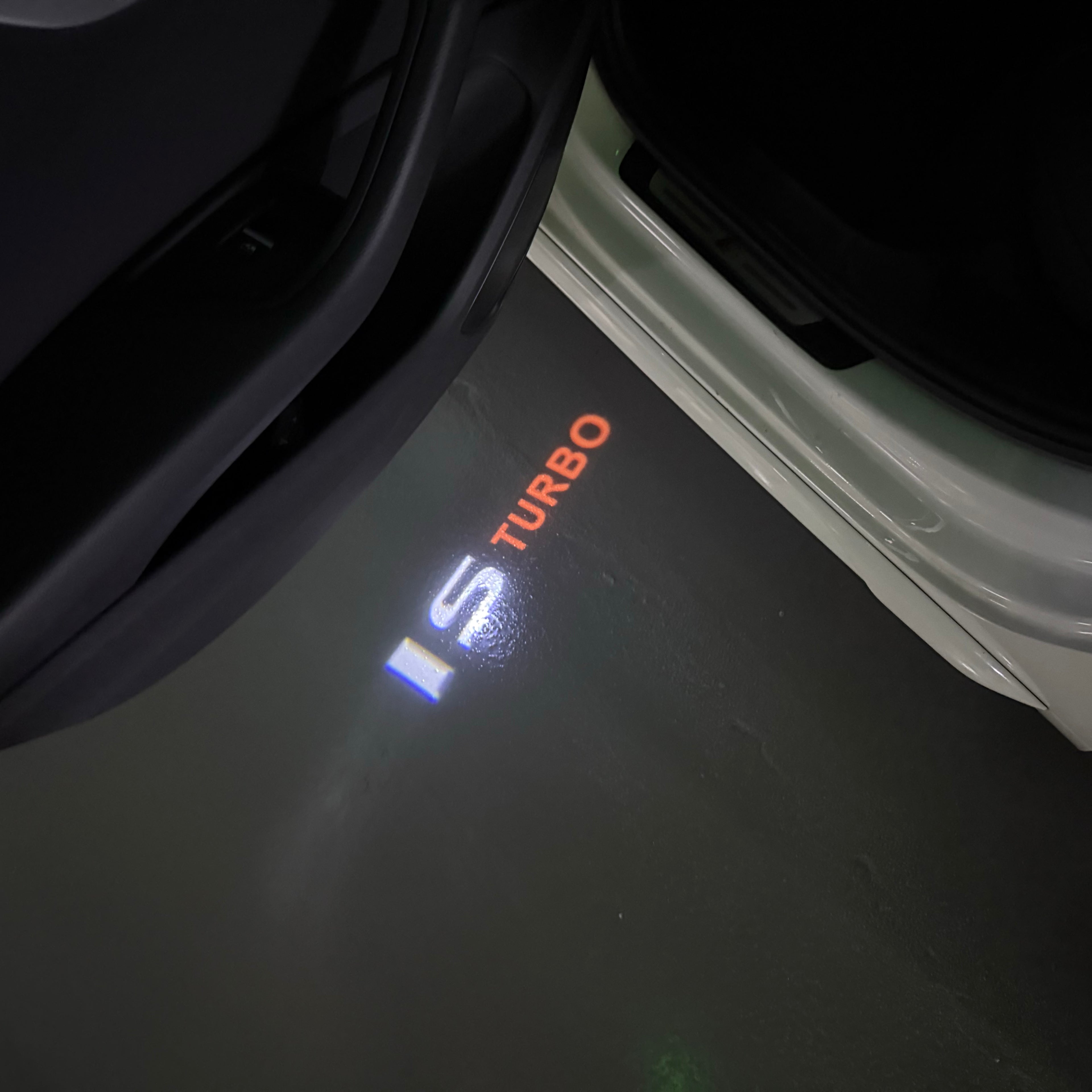 LEXUS  IS TURBO LOGO PROJECROTR LIGHTS (quantity 1 = 1 sets/2 door lights)Nr.01a55