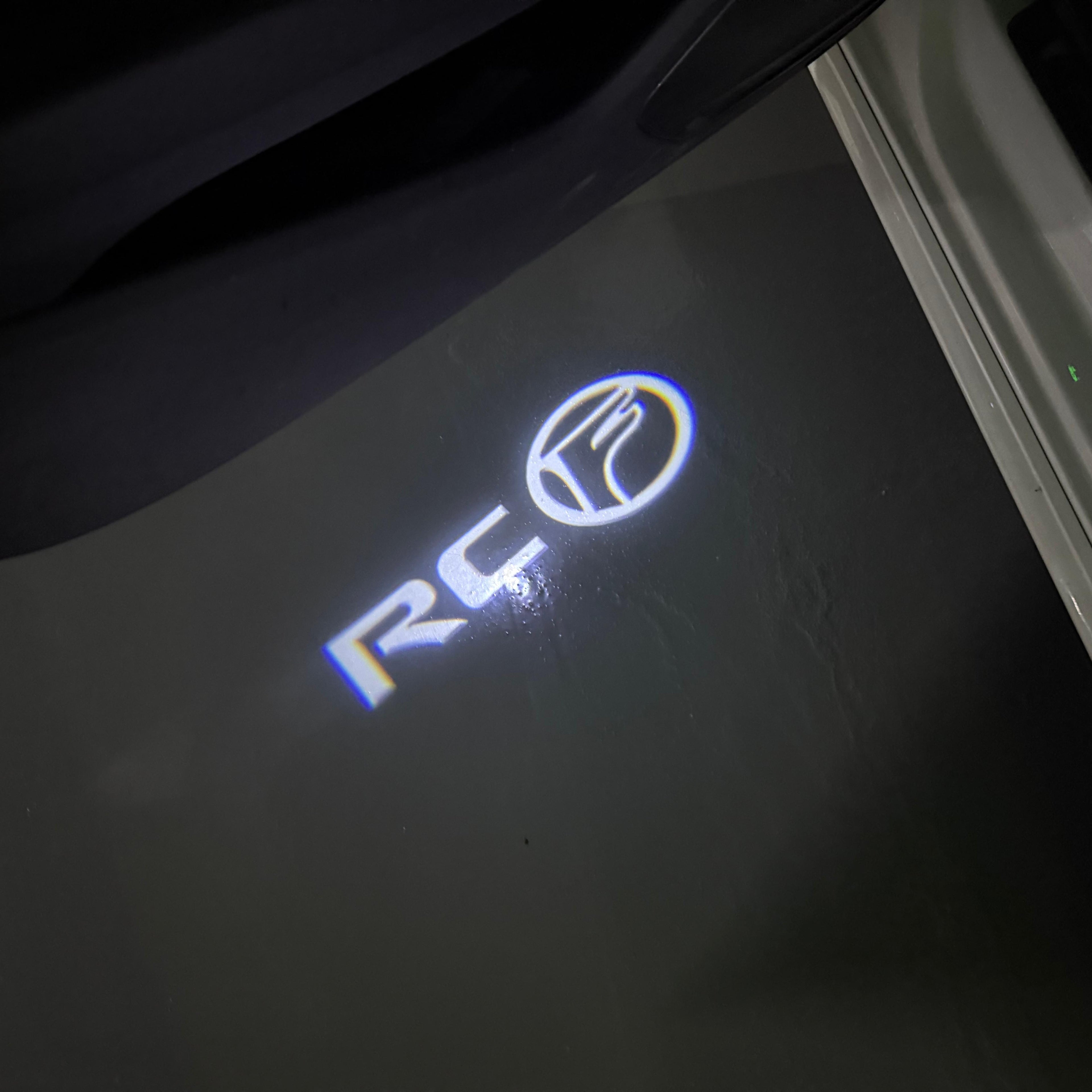 LEXUS LOGO PROJECTOR LIGHTS Nr.01 (الكمية 1 = 1 مجموعة / 2 أضواء باب)
