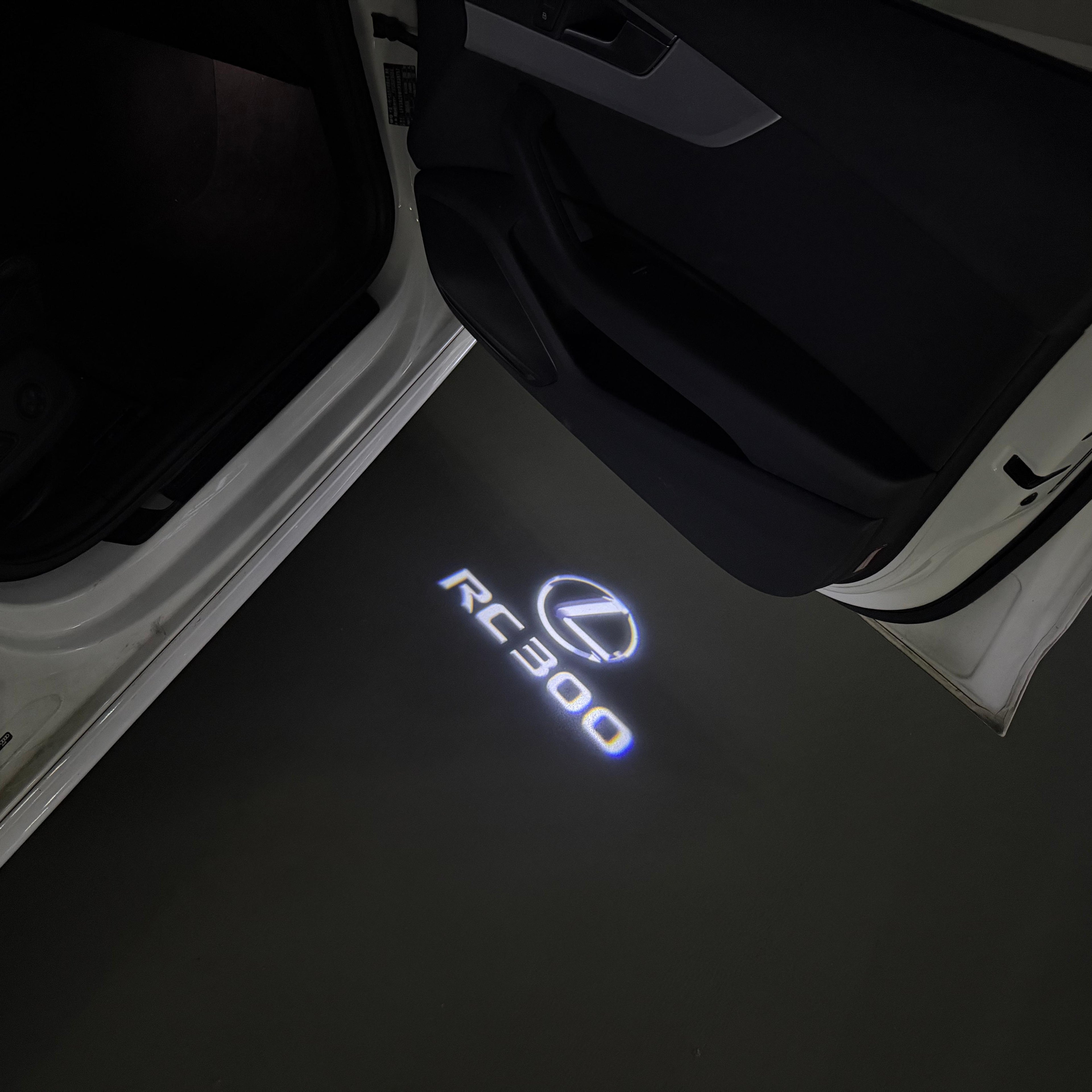LEXUS LOGO PROJECTOR LIGHTS Nr.01 (الكمية 1 = 1 مجموعة / 2 أضواء باب)
