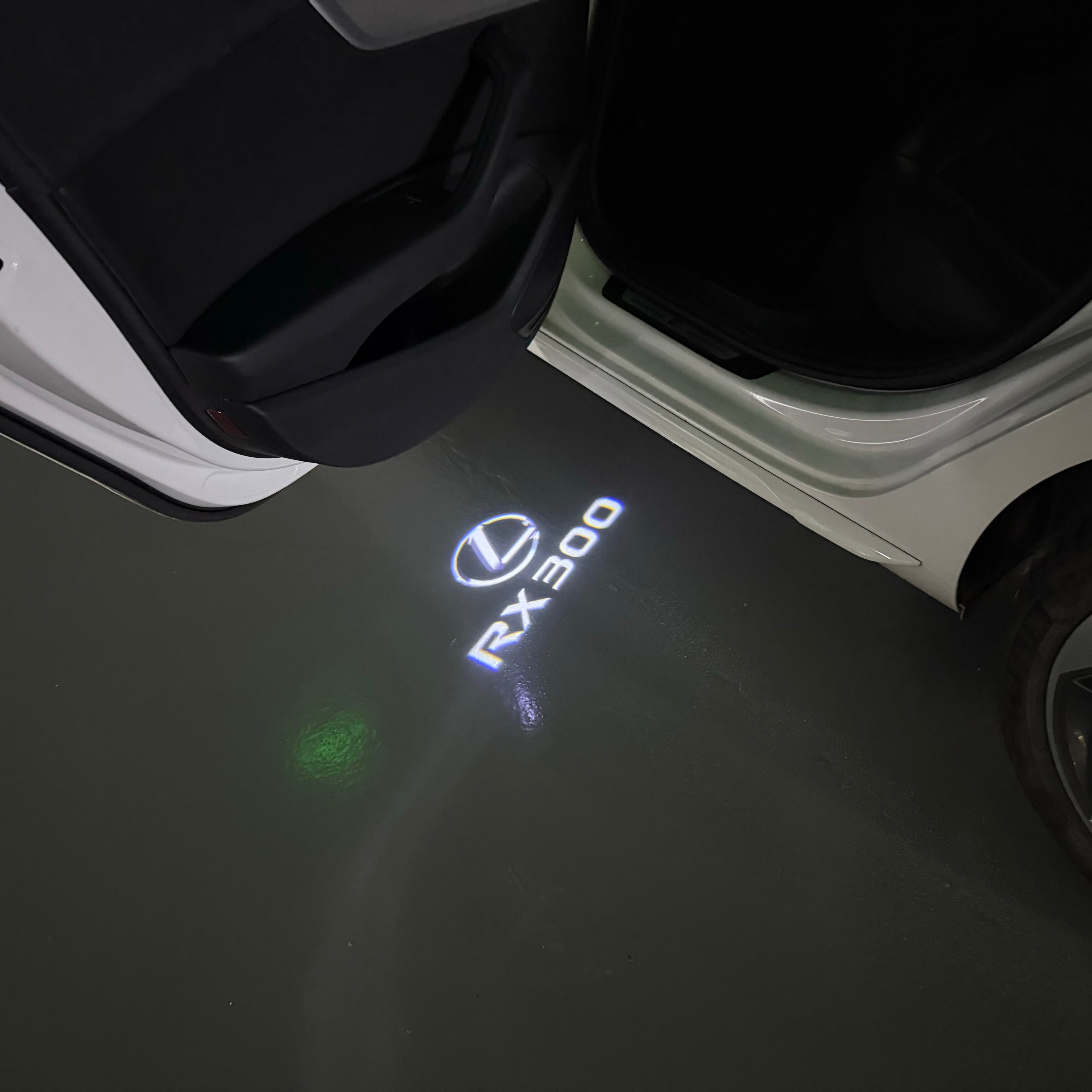 LEXUS LOGO PROJECTOR LIGHTS Nr.01 (الكمية 1 = 1 مجموعة / 2 أضواء باب)