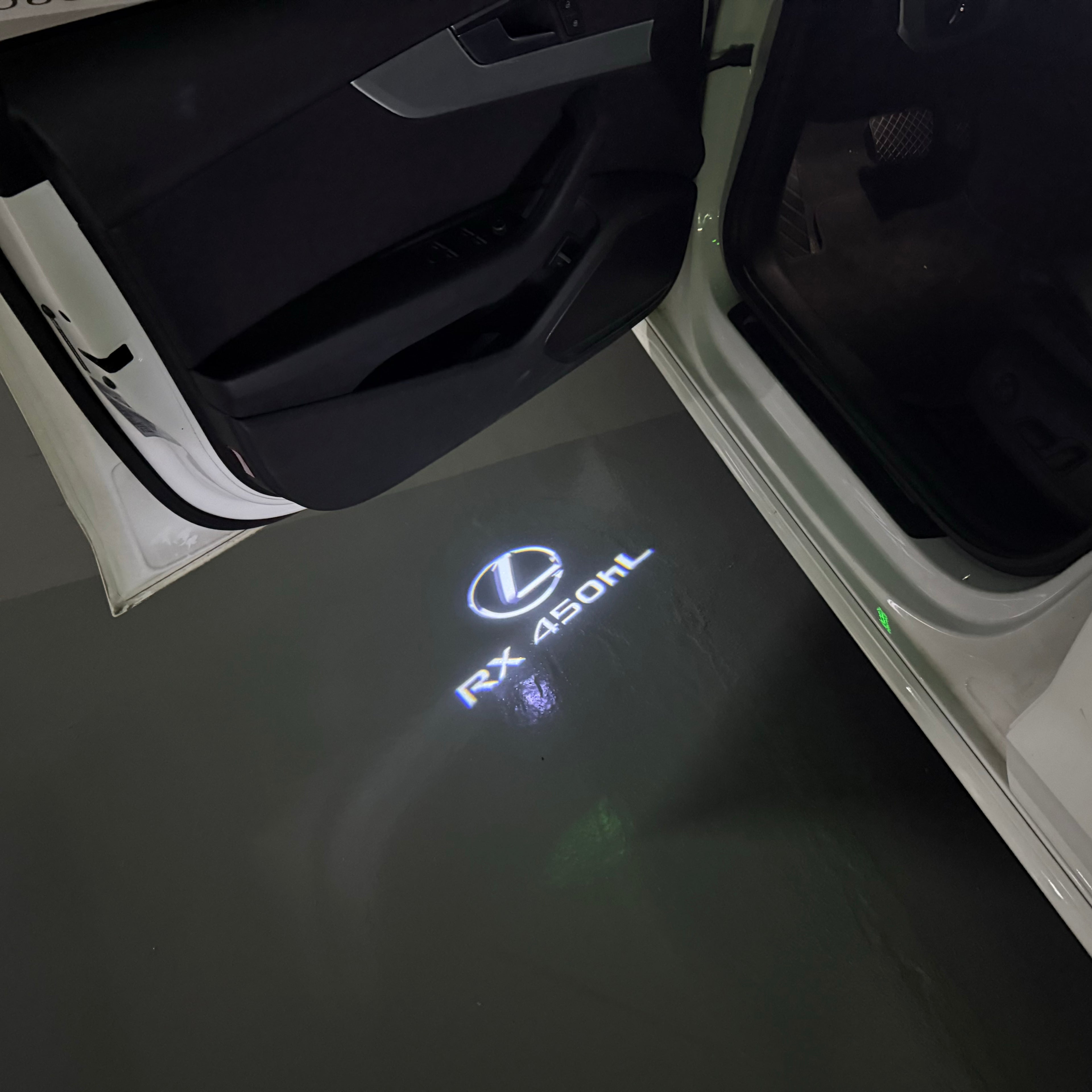 LEXUS LOGO PROJECTOR LIGHTS Nr.01 (الكمية 1 = 1 مجموعة / 2 أضواء باب)