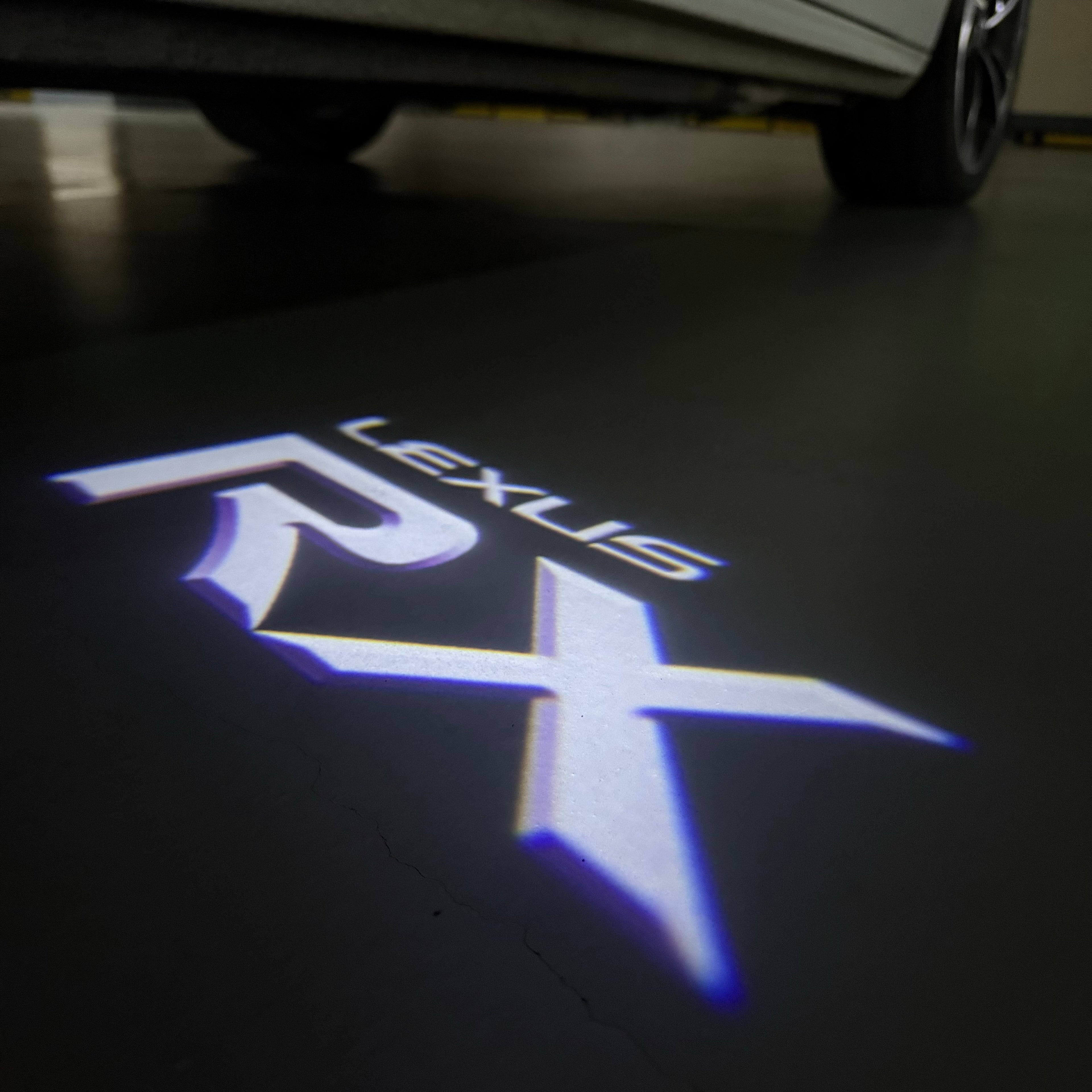 LEXUS LOGO PROJECTOR LIGHTS Nr.01 (الكمية 1 = 1 مجموعة / 2 أضواء باب)