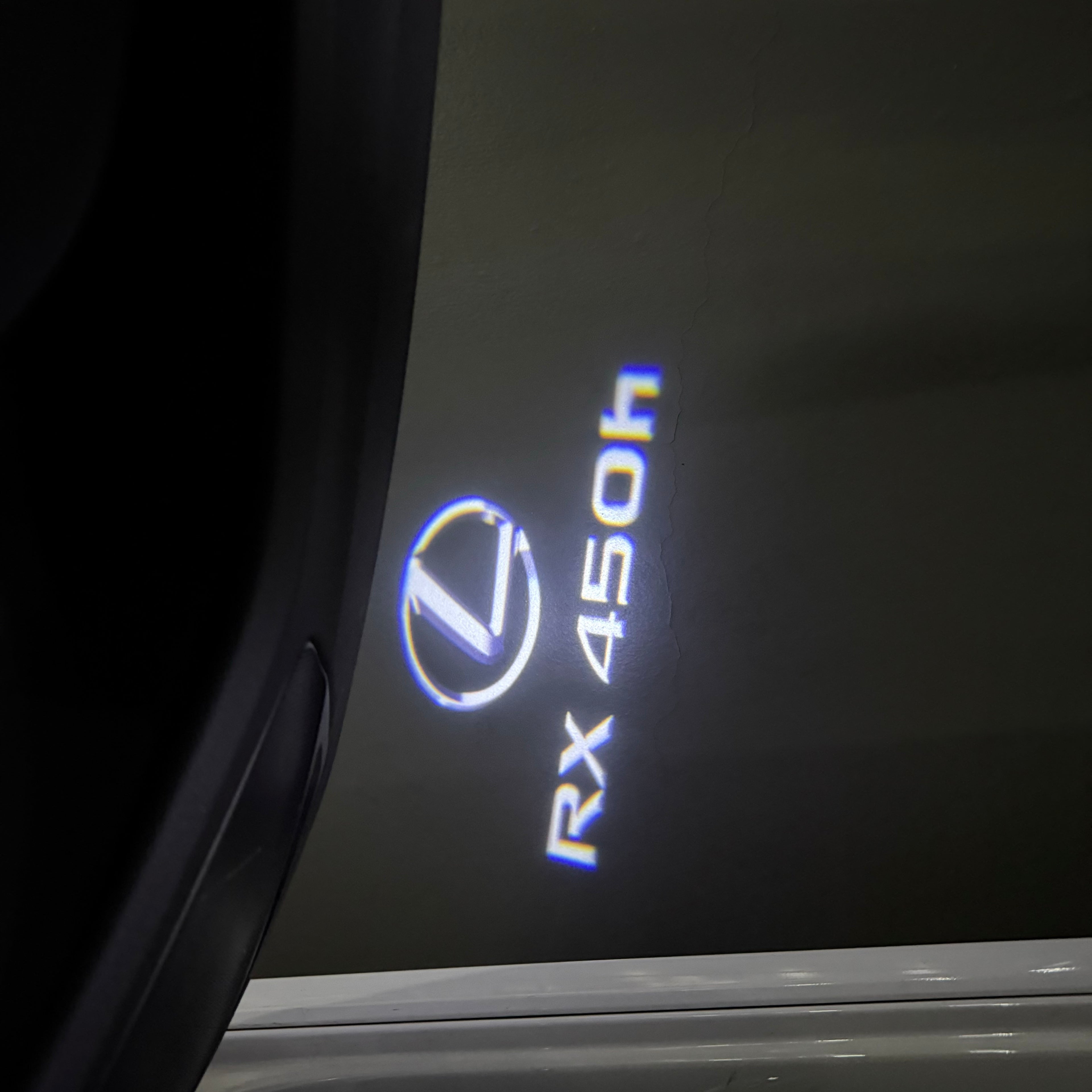 LEXUS LOGO PROJECTOR LIGHTS Nr.01 (الكمية 1 = 1 مجموعة / 2 أضواء باب)