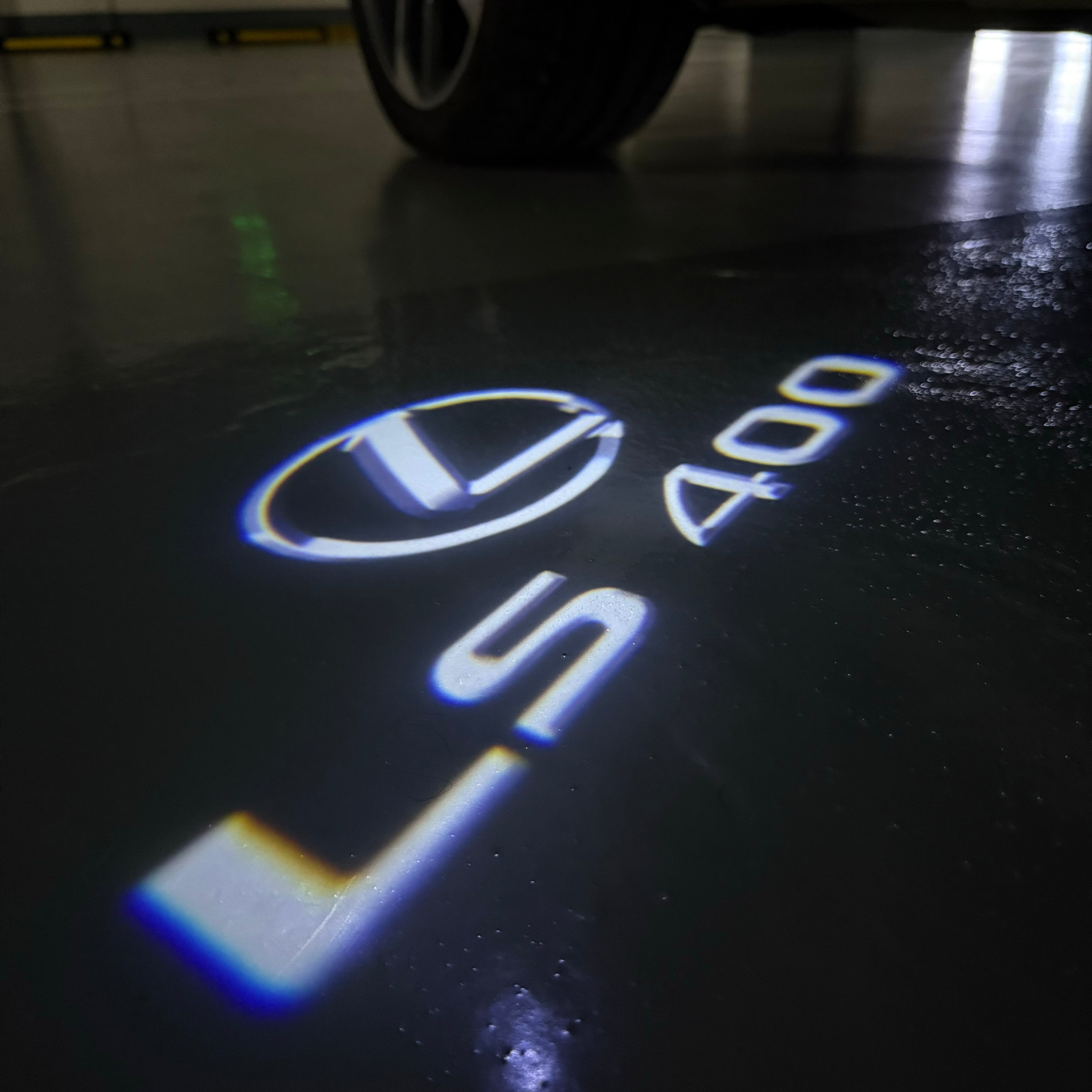 LEXUS LS 400 LOGO PROJECROTR LIGHTS (quantity 1 = 1 sets/2 door lights)Nr.01a41