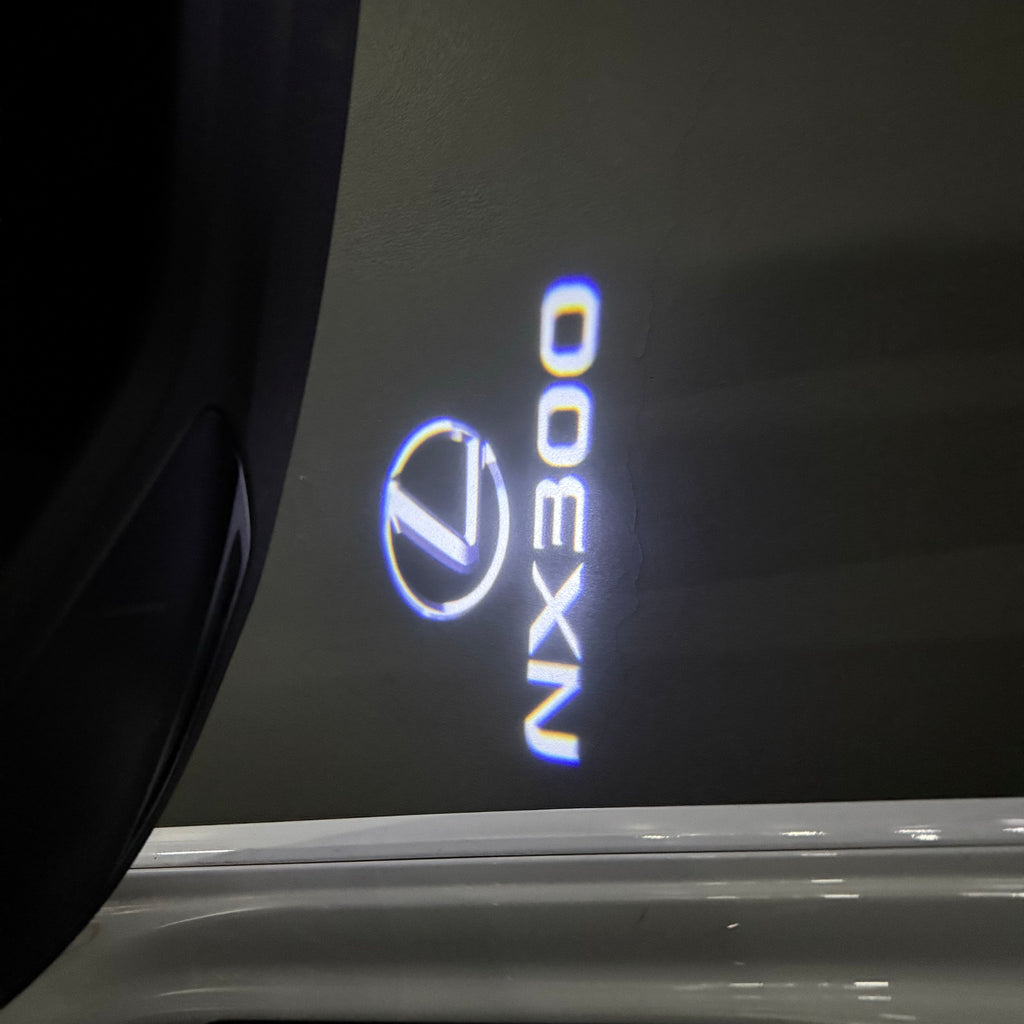 LEXUS LOGO PROJECTOR LIGHTS Nr.01 (الكمية 1 = 1 مجموعة / 2 أضواء باب)